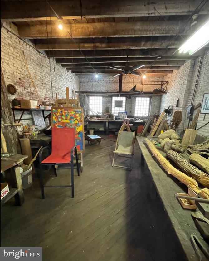 KENSINGTON - Commercial Sale