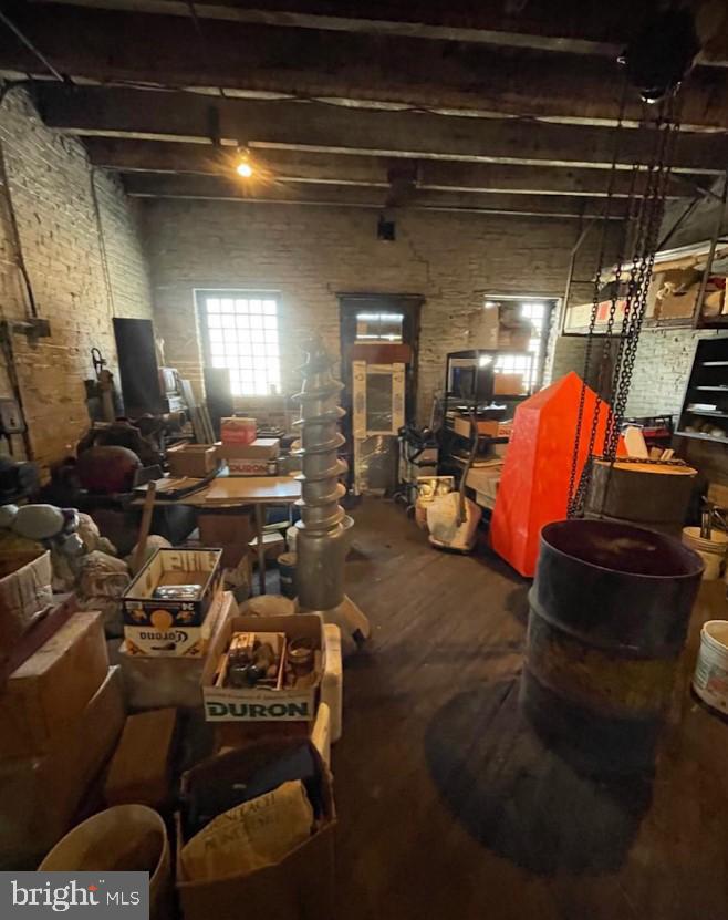 KENSINGTON - Commercial Sale