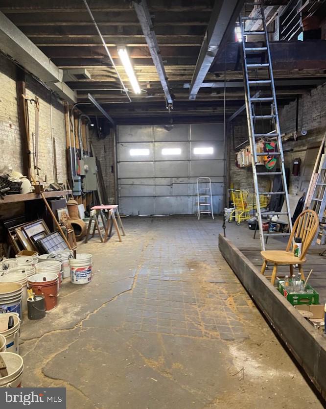 KENSINGTON - Commercial Sale