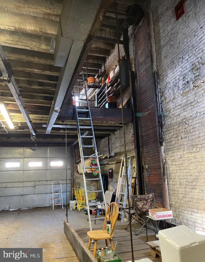 KENSINGTON - Commercial Sale