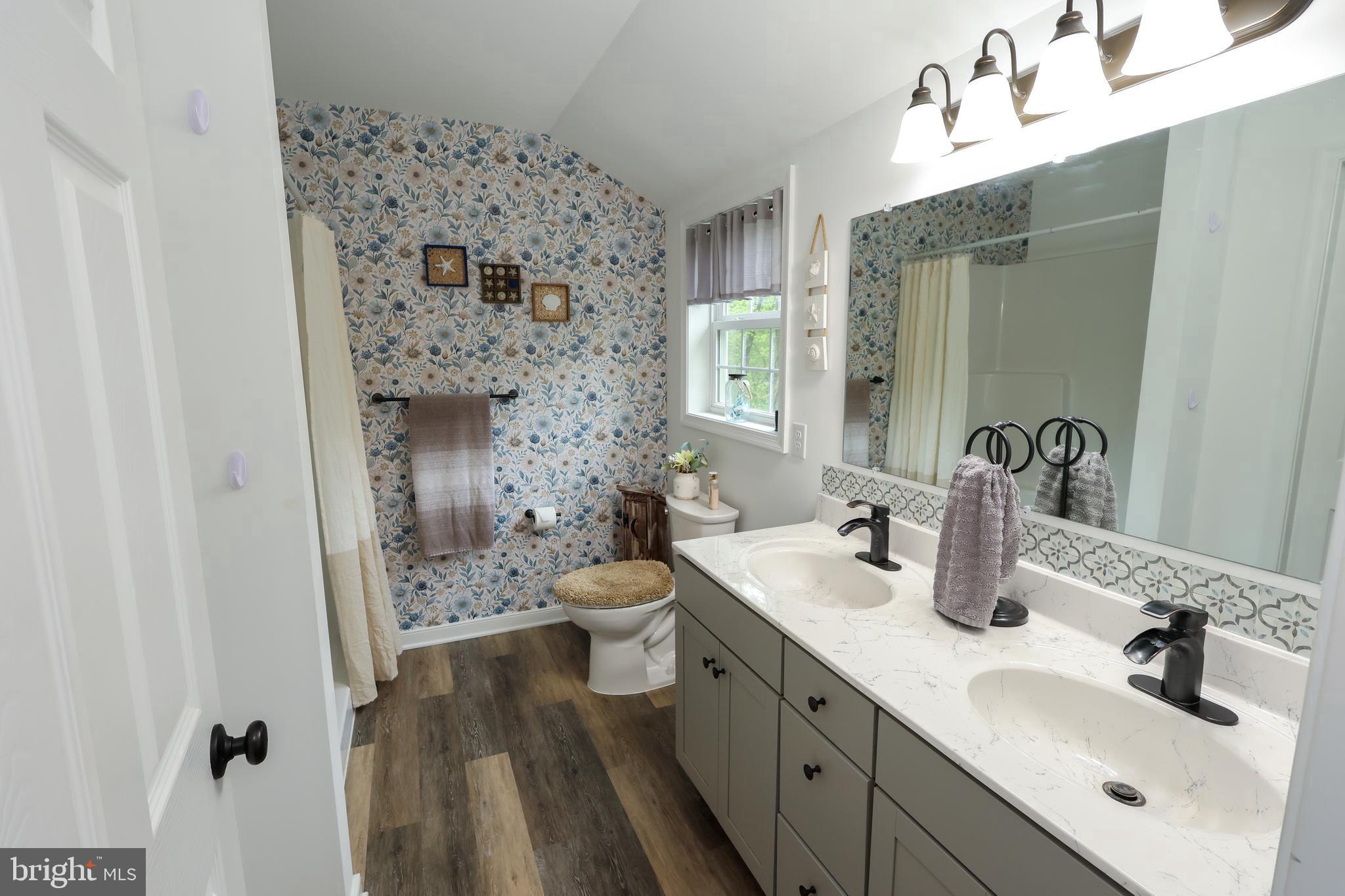 COLLINGWOOD ESTATES - Residential