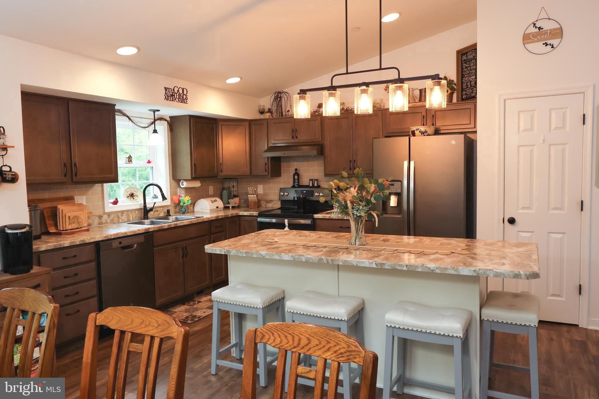 COLLINGWOOD ESTATES - Residential