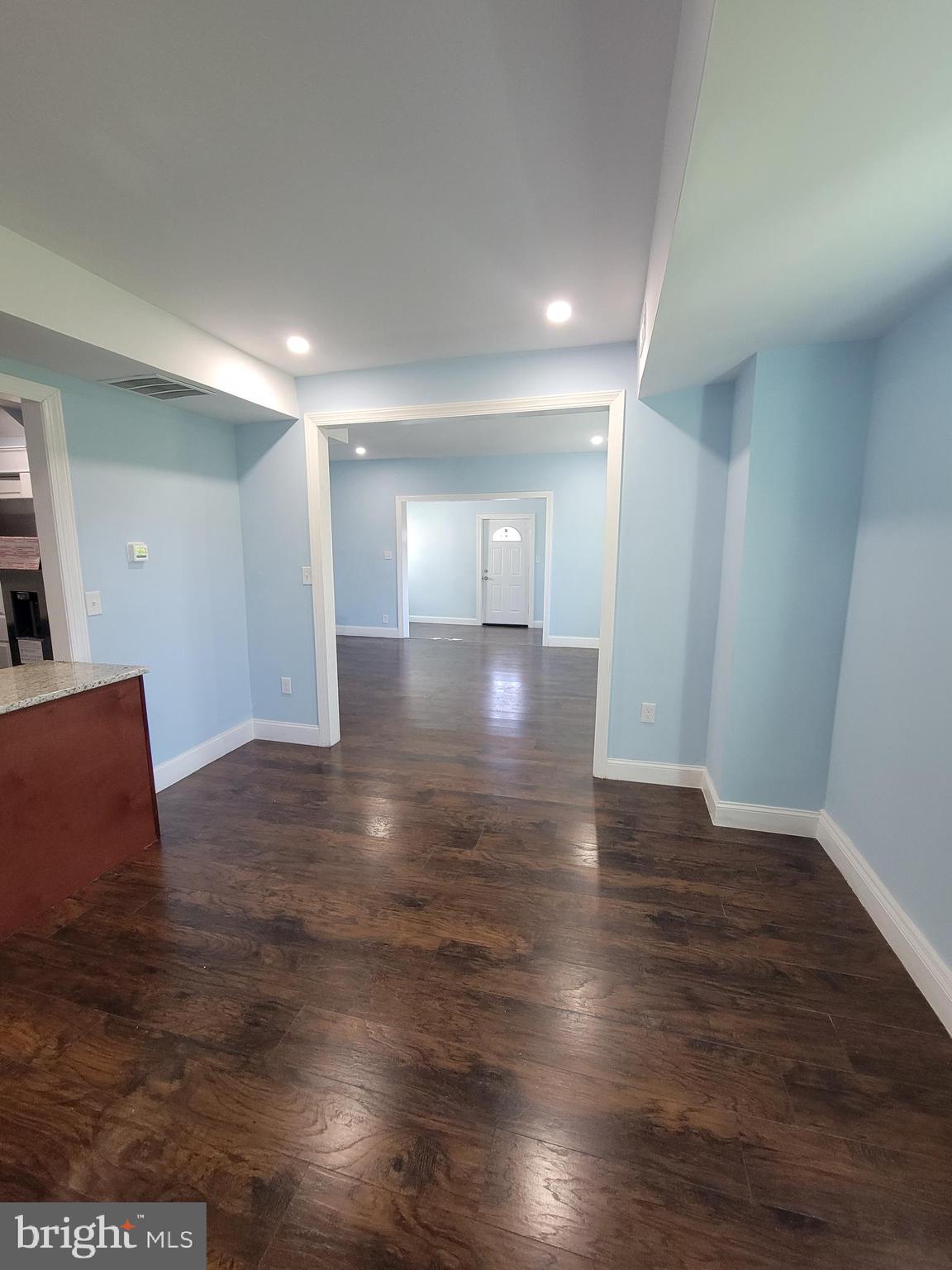 907 N MICHIGAN AVENUE