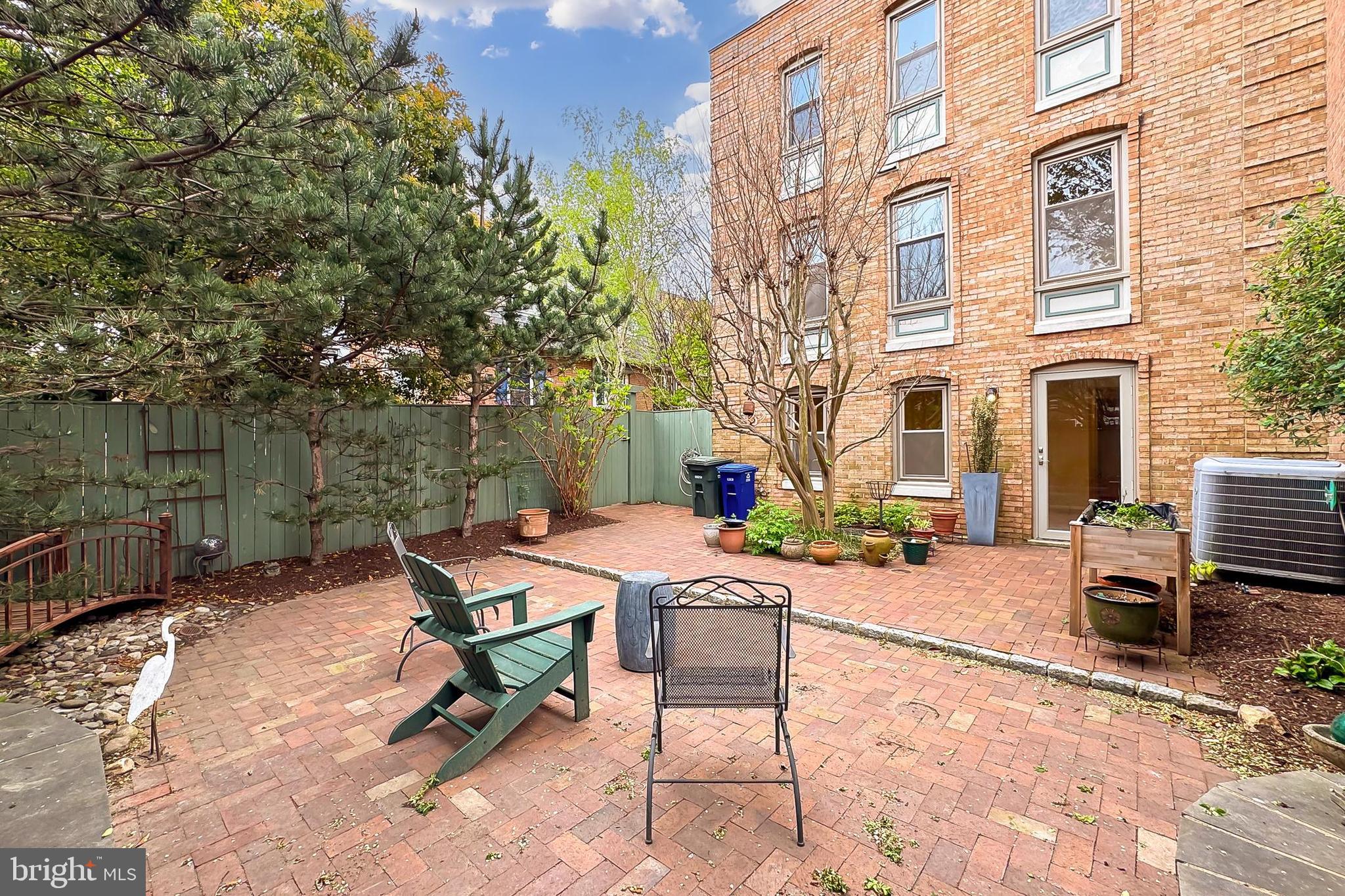 COURT DES MAISONS - Residential