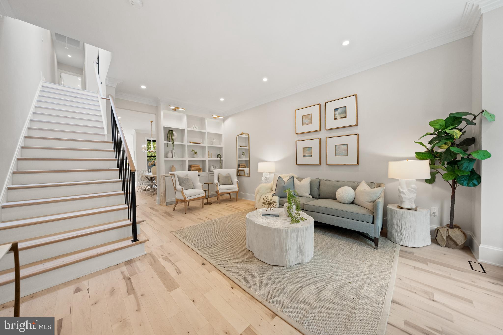 324 5TH STREET SE