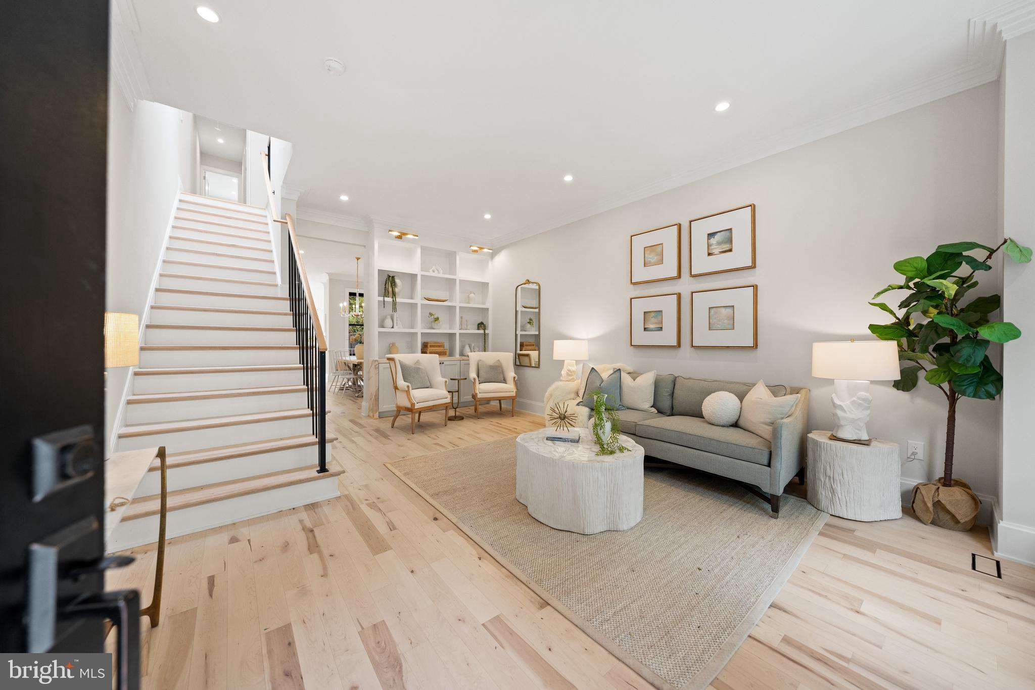 324 5TH STREET SE