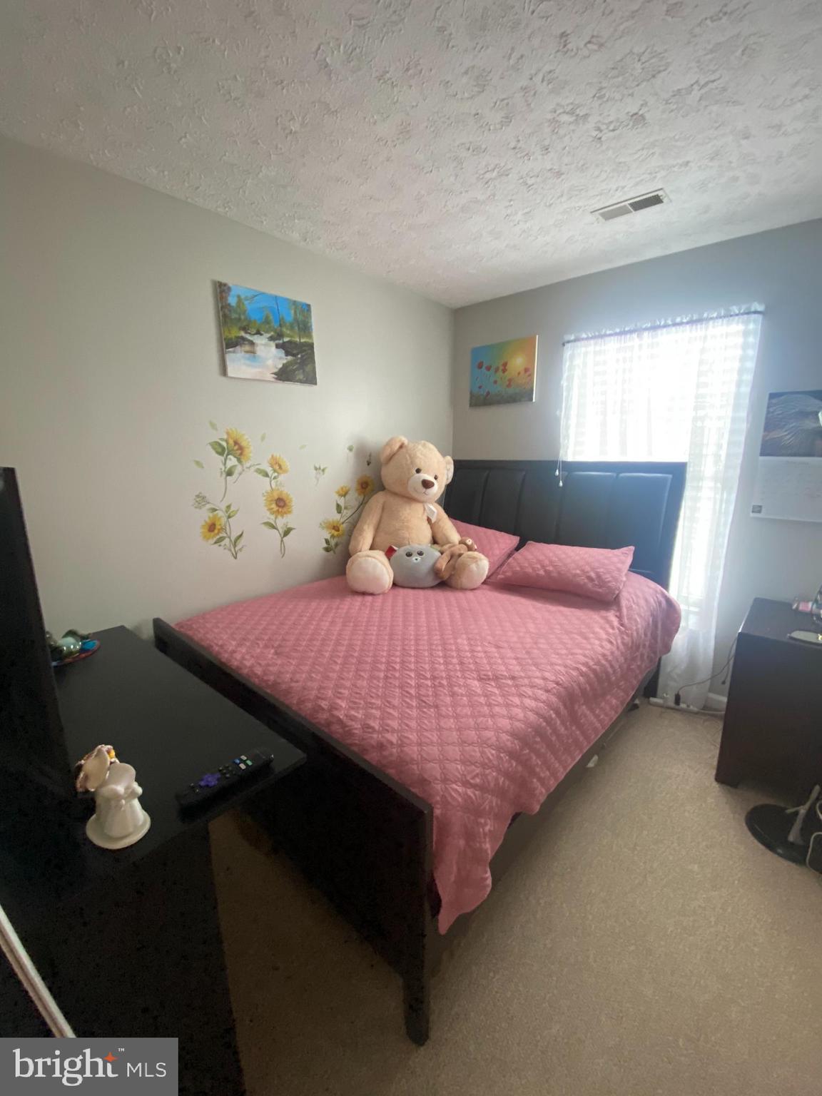 CONSTANT FRIENDSHIP - Residential Lease