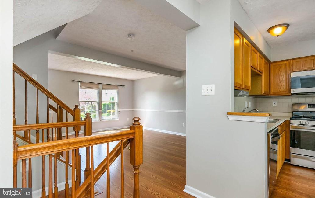 CONSTANT FRIENDSHIP - Residential Lease