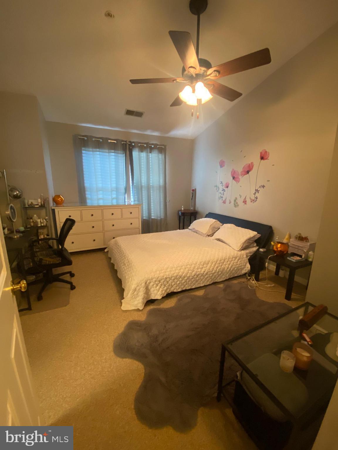 CONSTANT FRIENDSHIP - Residential Lease