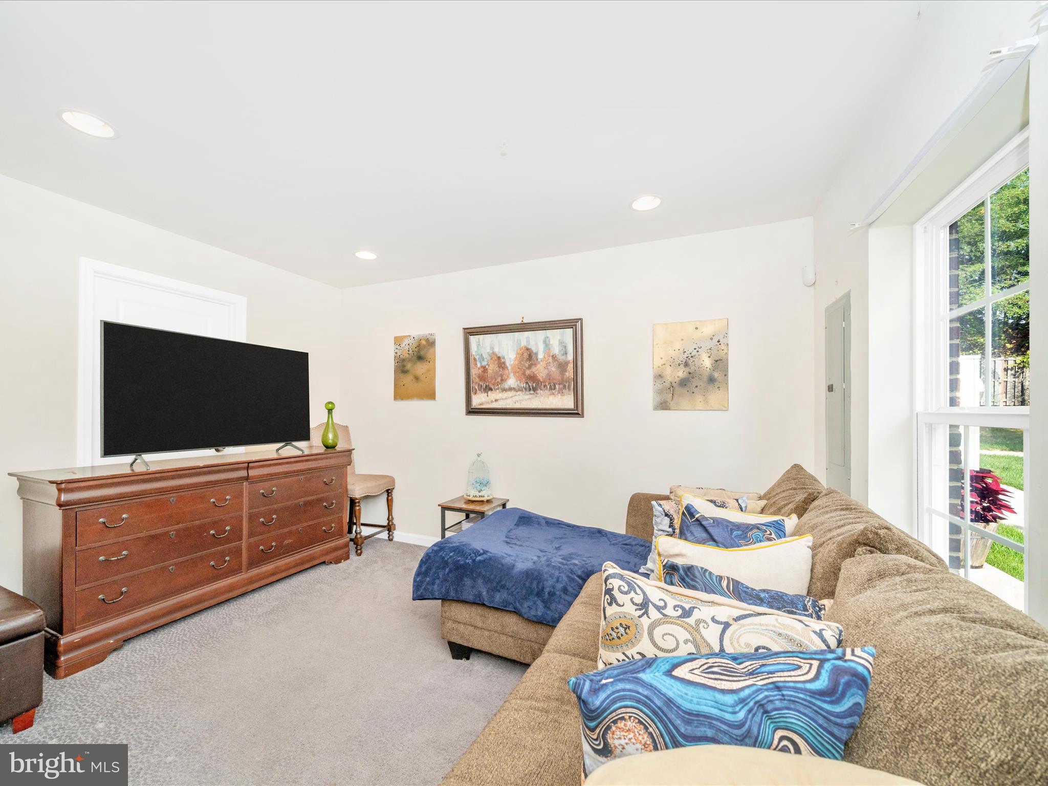 2916 PINEBROOK ROAD