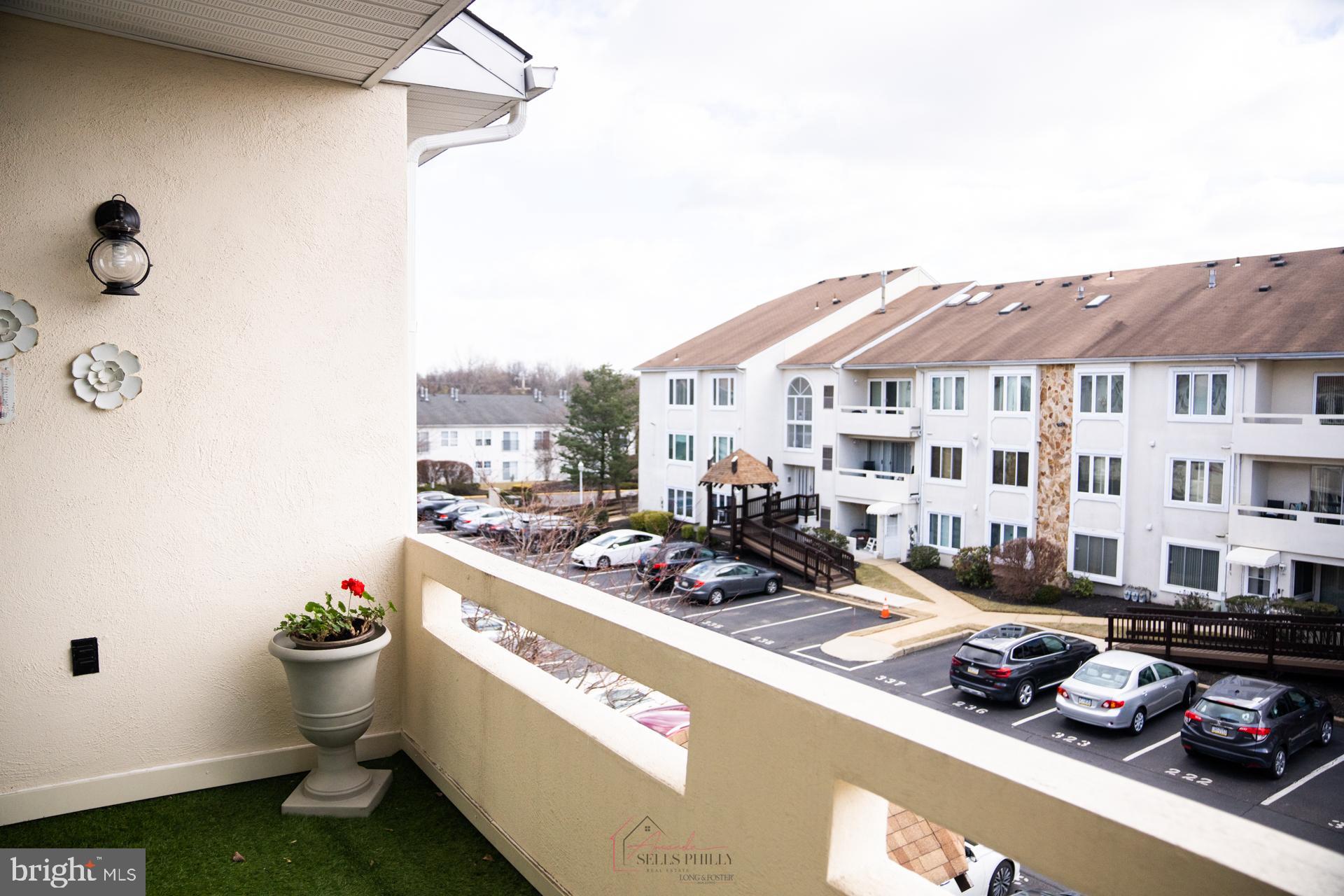 FOUNTAIN POINTE - Residential