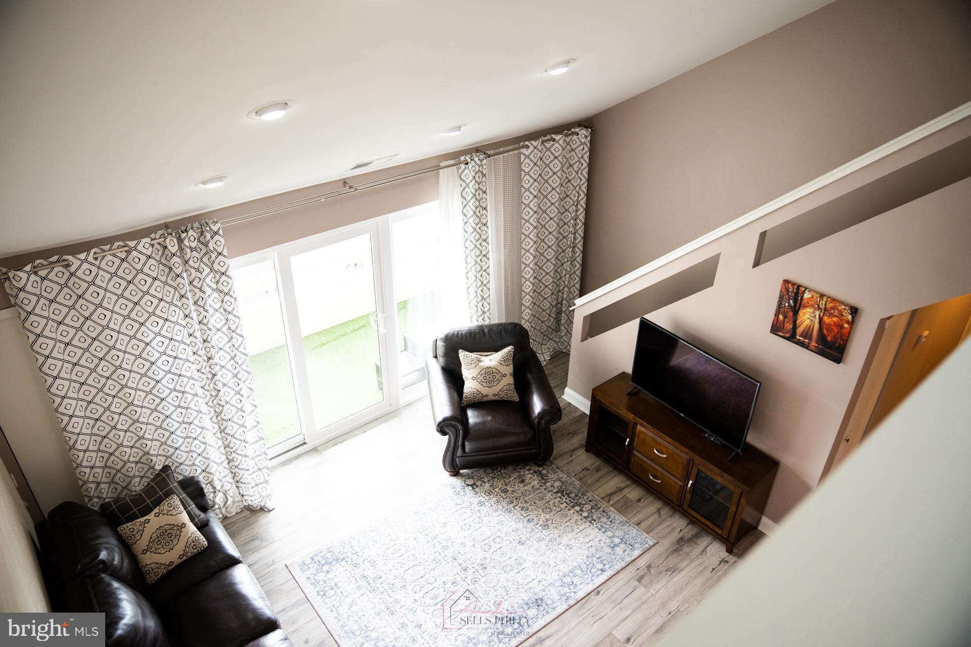 FOUNTAIN POINTE - Residential