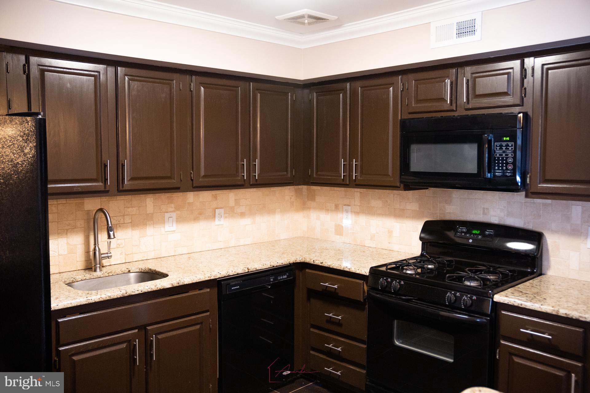 FOUNTAIN POINTE - Residential