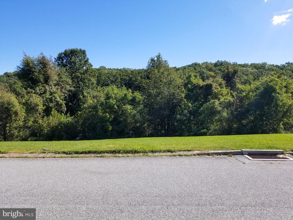 Photo of 35 Percheron Drive, YORK, PA 17406 (MLS # PAYK2079126)