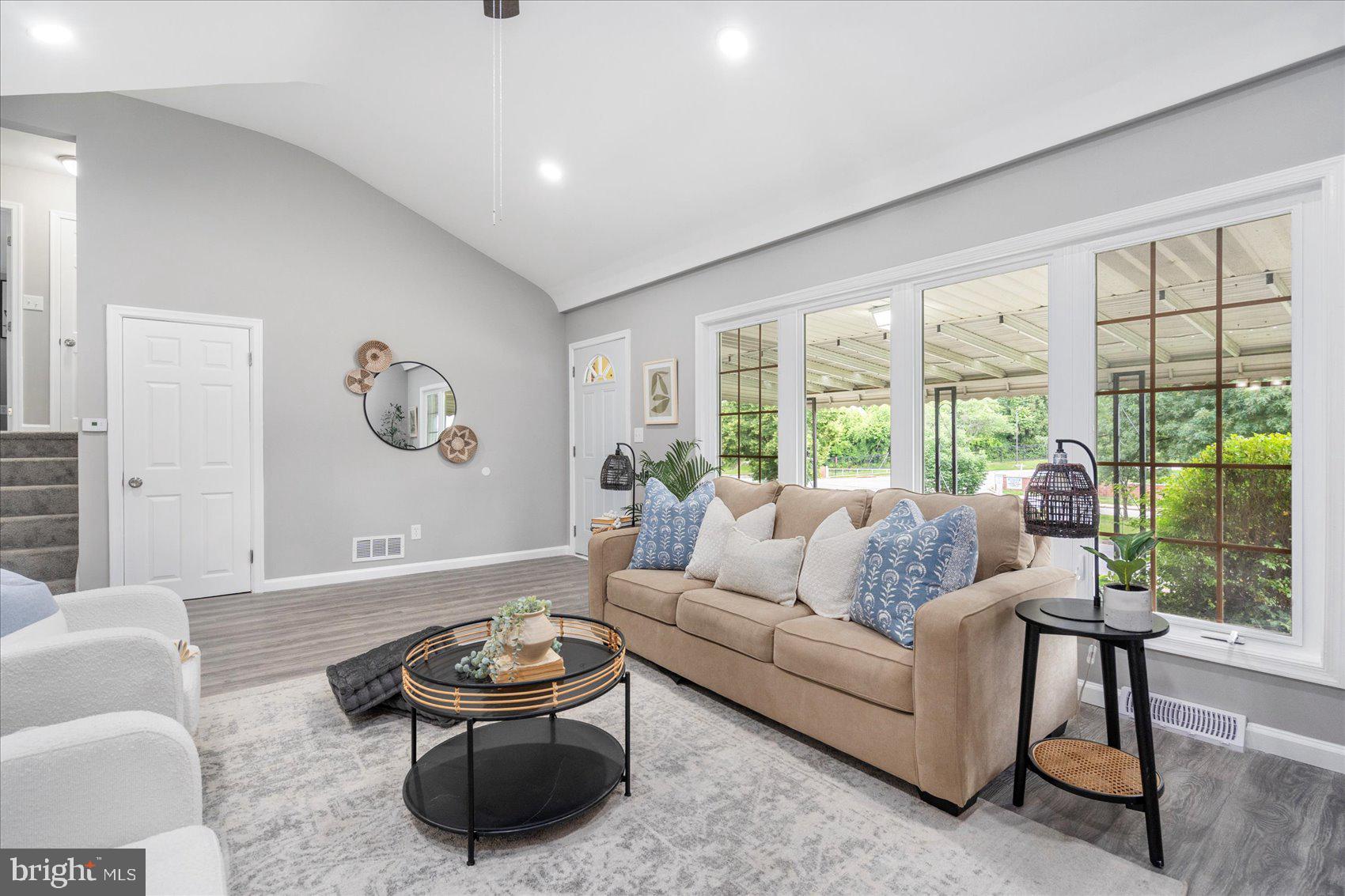 EDNOR GARDENS - LAKESIDE - Residential