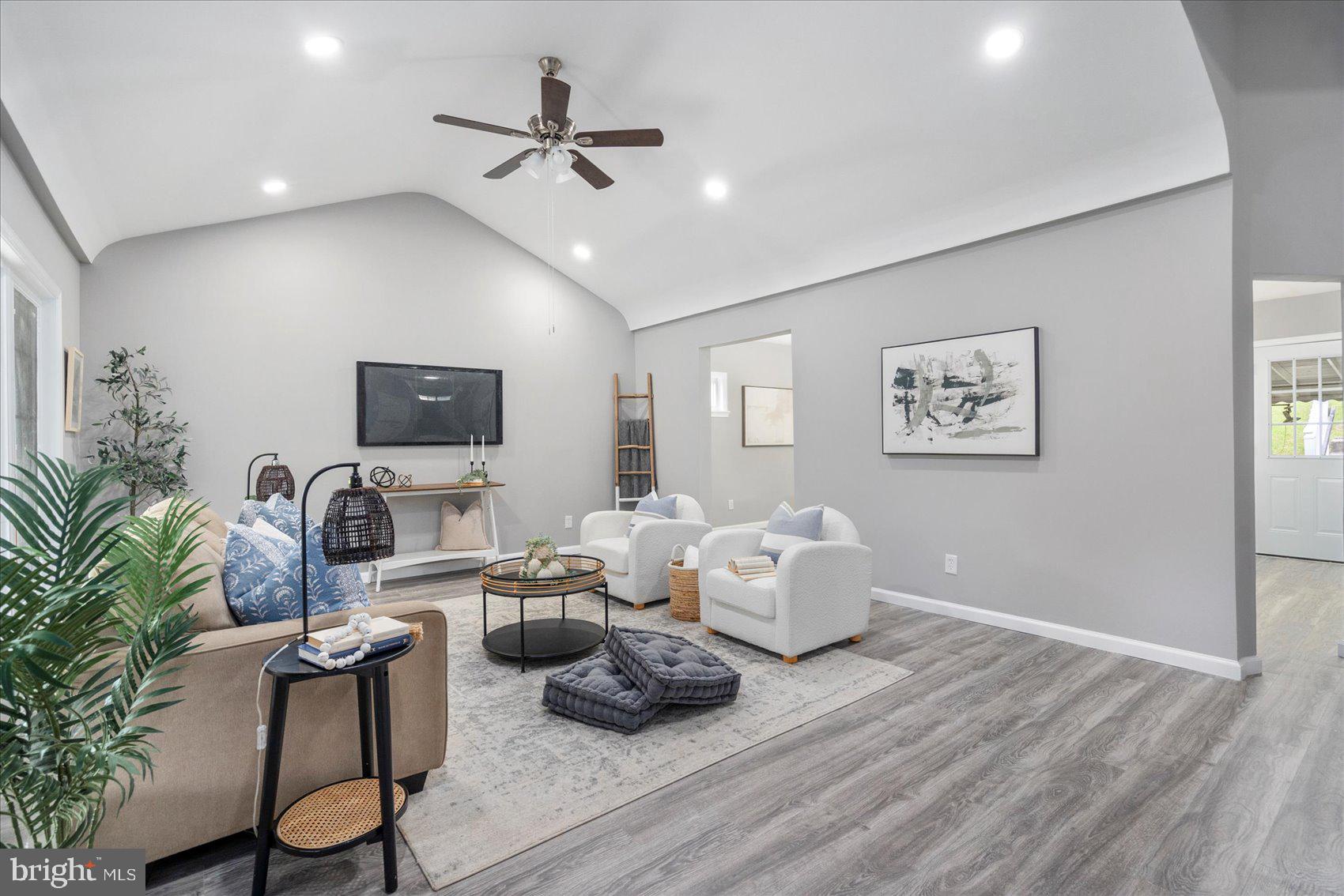 EDNOR GARDENS - LAKESIDE - Residential