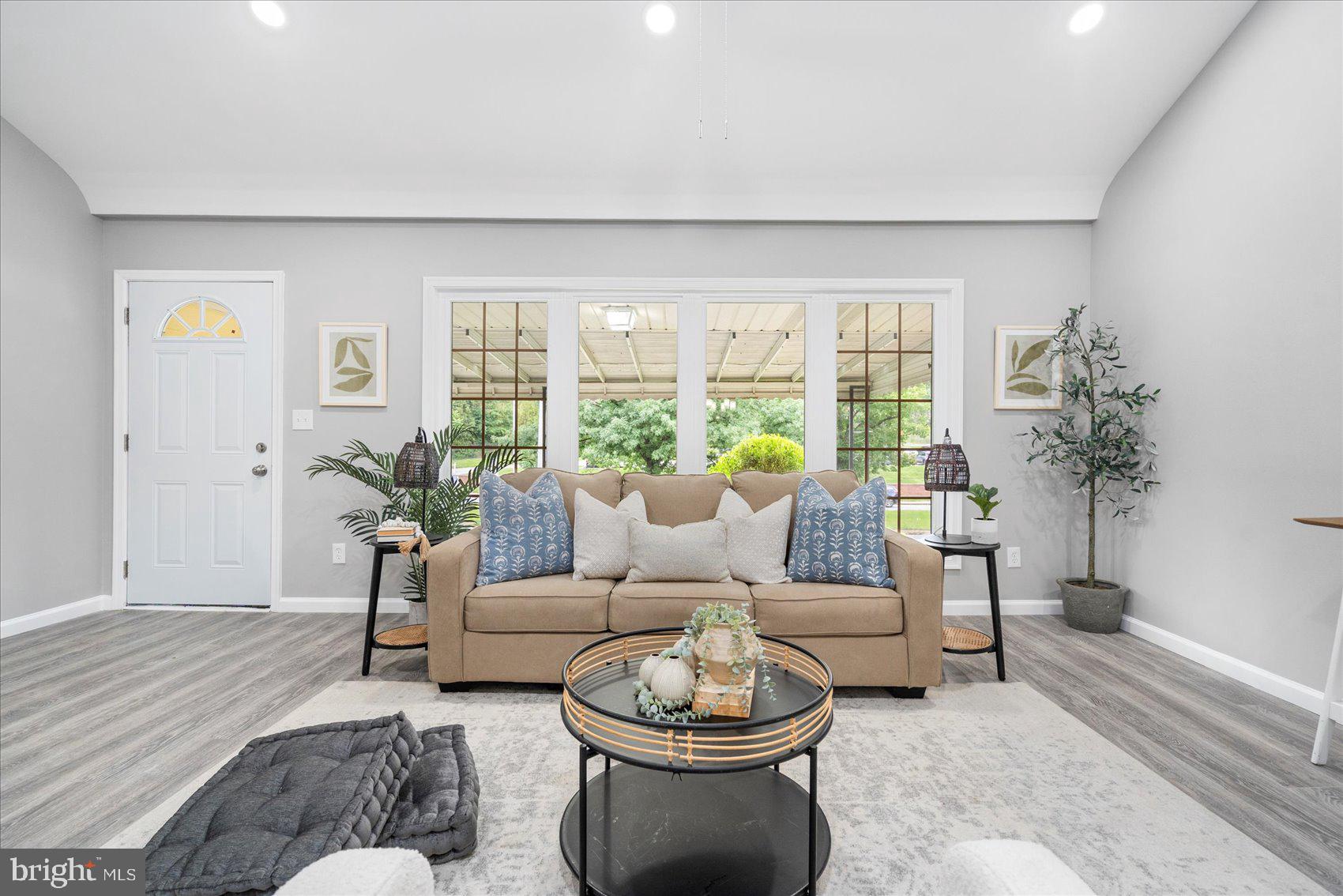 EDNOR GARDENS - LAKESIDE - Residential