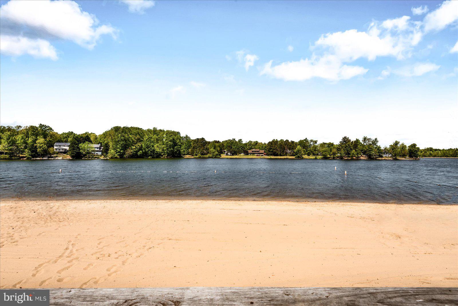 LAKE LAND OR - Residential