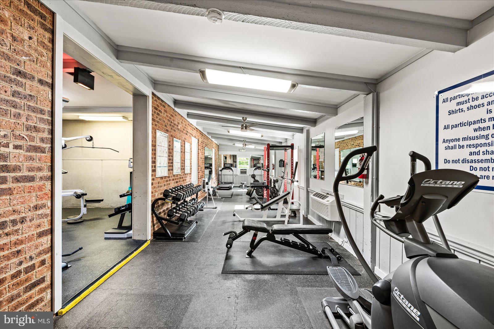 LAKE LAND OR - Residential