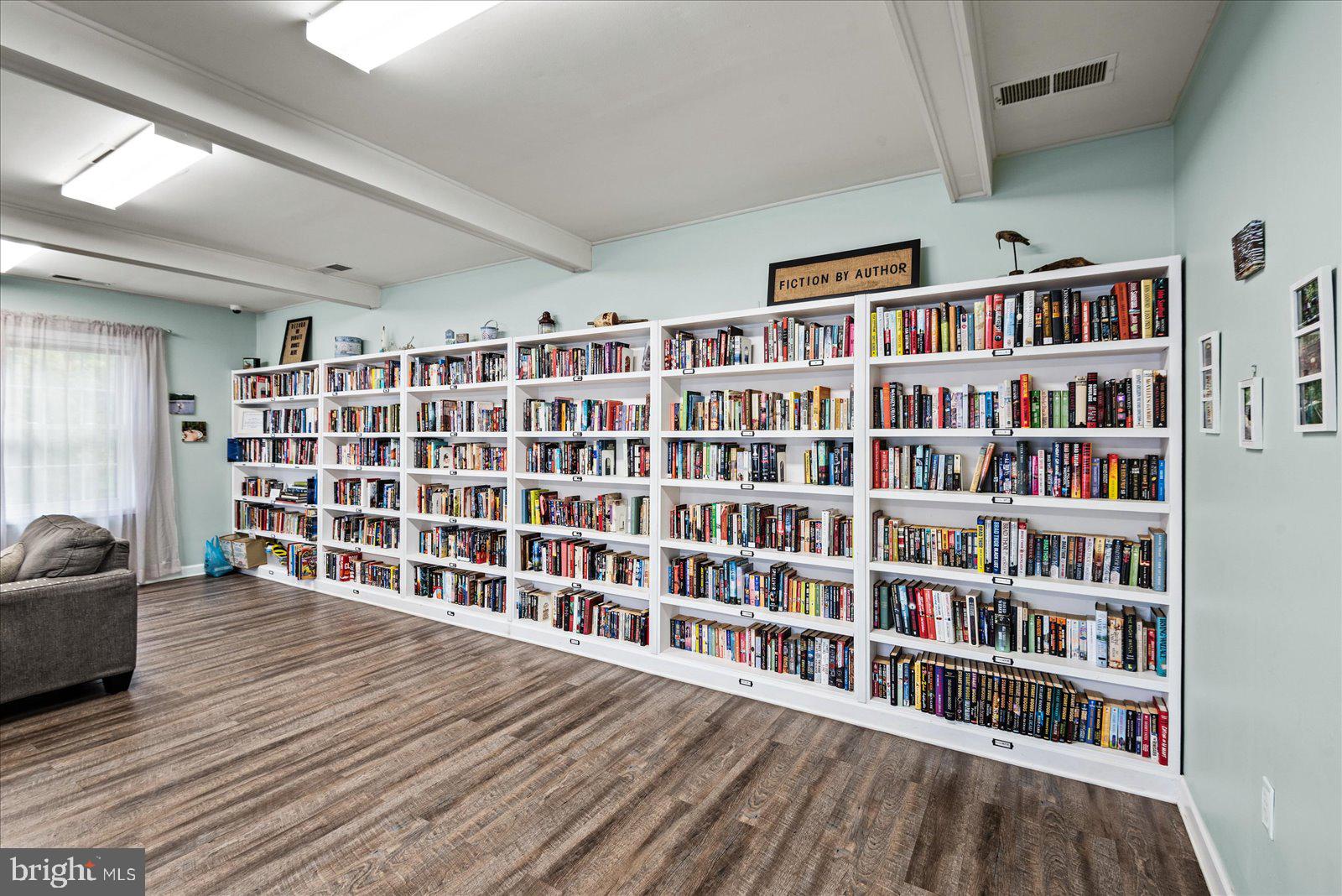 LAKE LAND OR - Residential