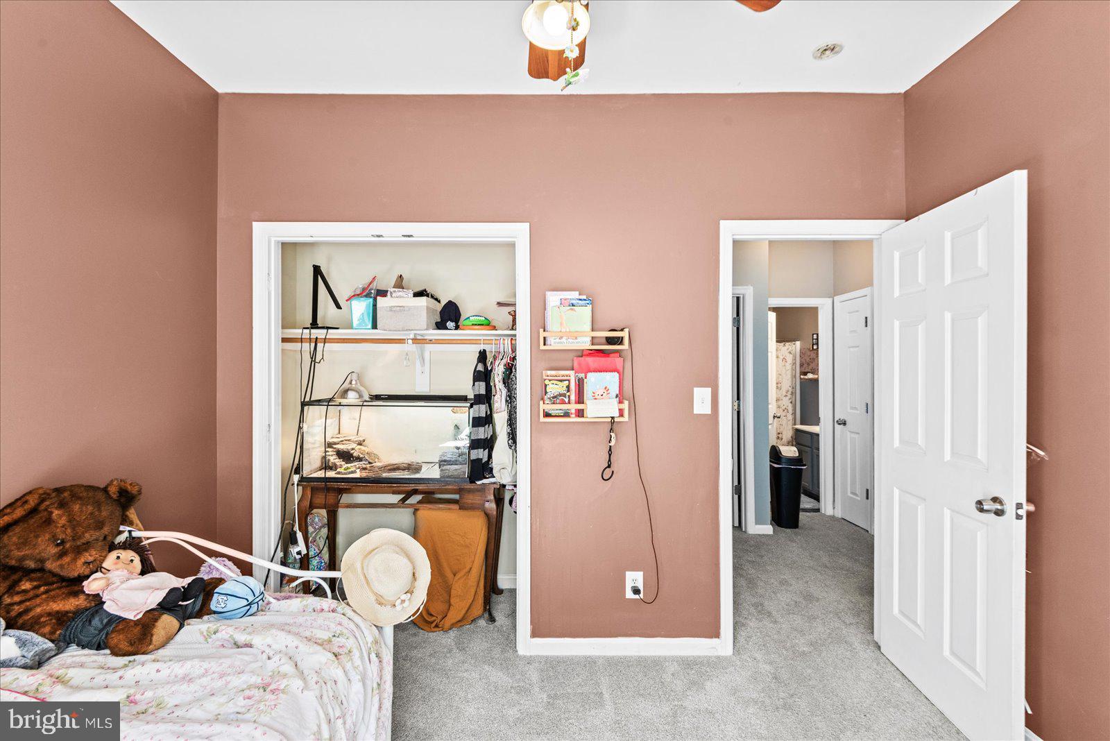 LAKE LAND OR - Residential