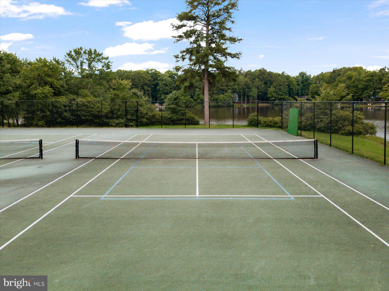 LAKE LAND OR - Residential