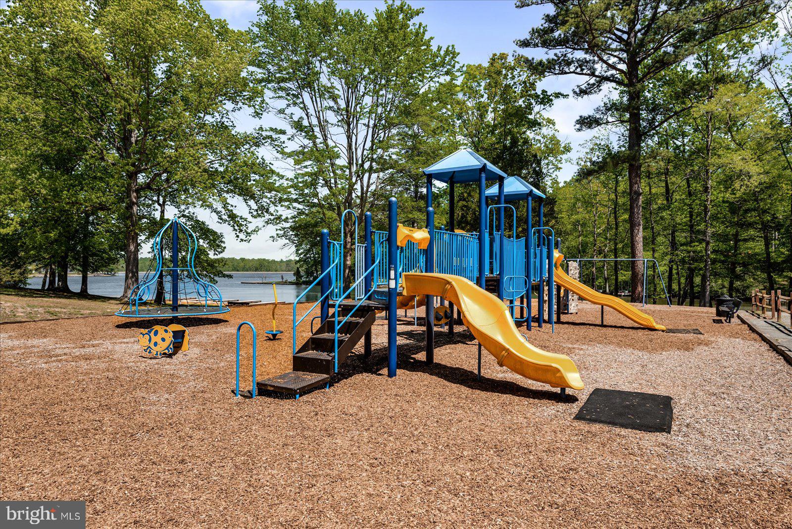 LAKE LAND OR - Residential