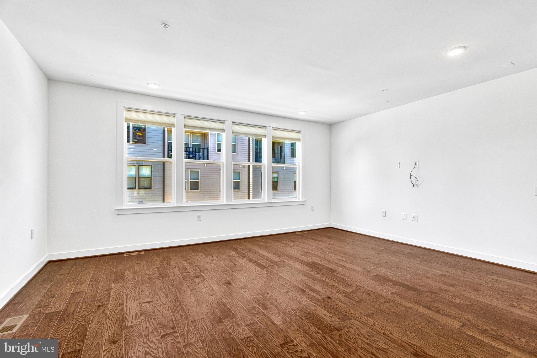 METROPARK AT ARROWBROOK - Residential