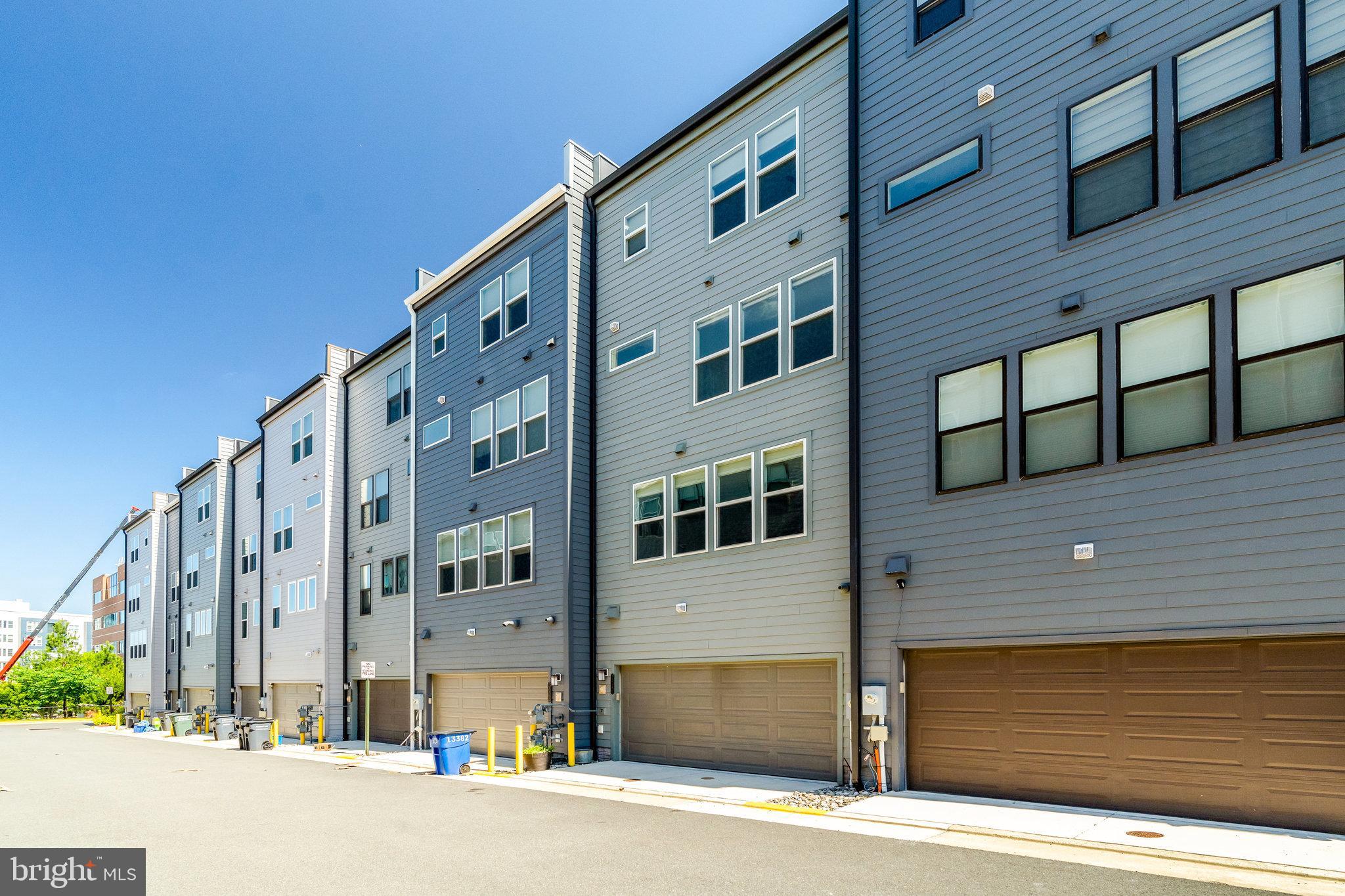 METROPARK AT ARROWBROOK - Residential