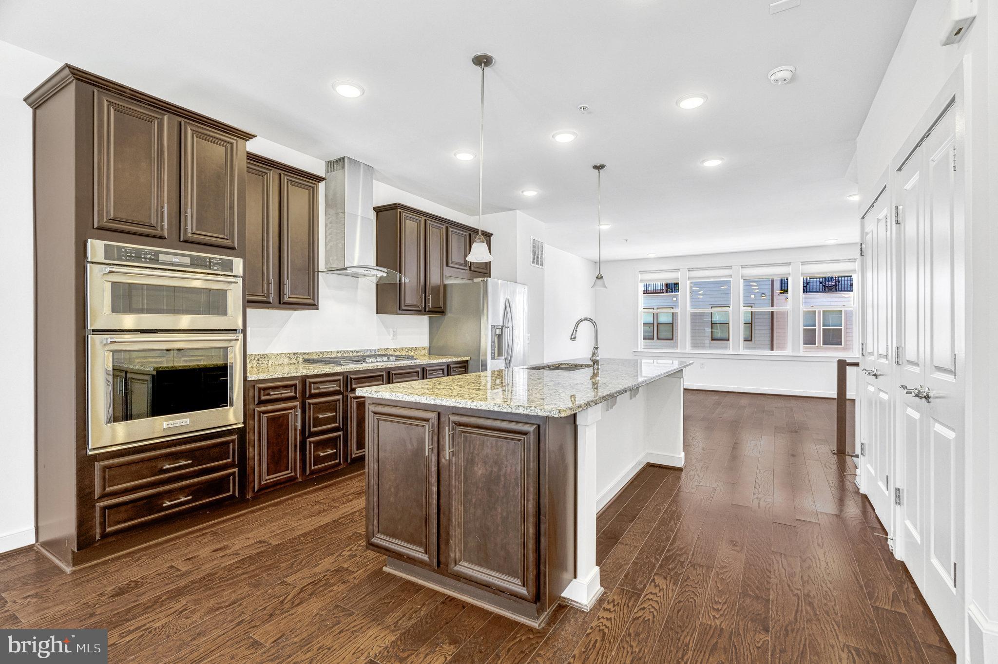 METROPARK AT ARROWBROOK - Residential