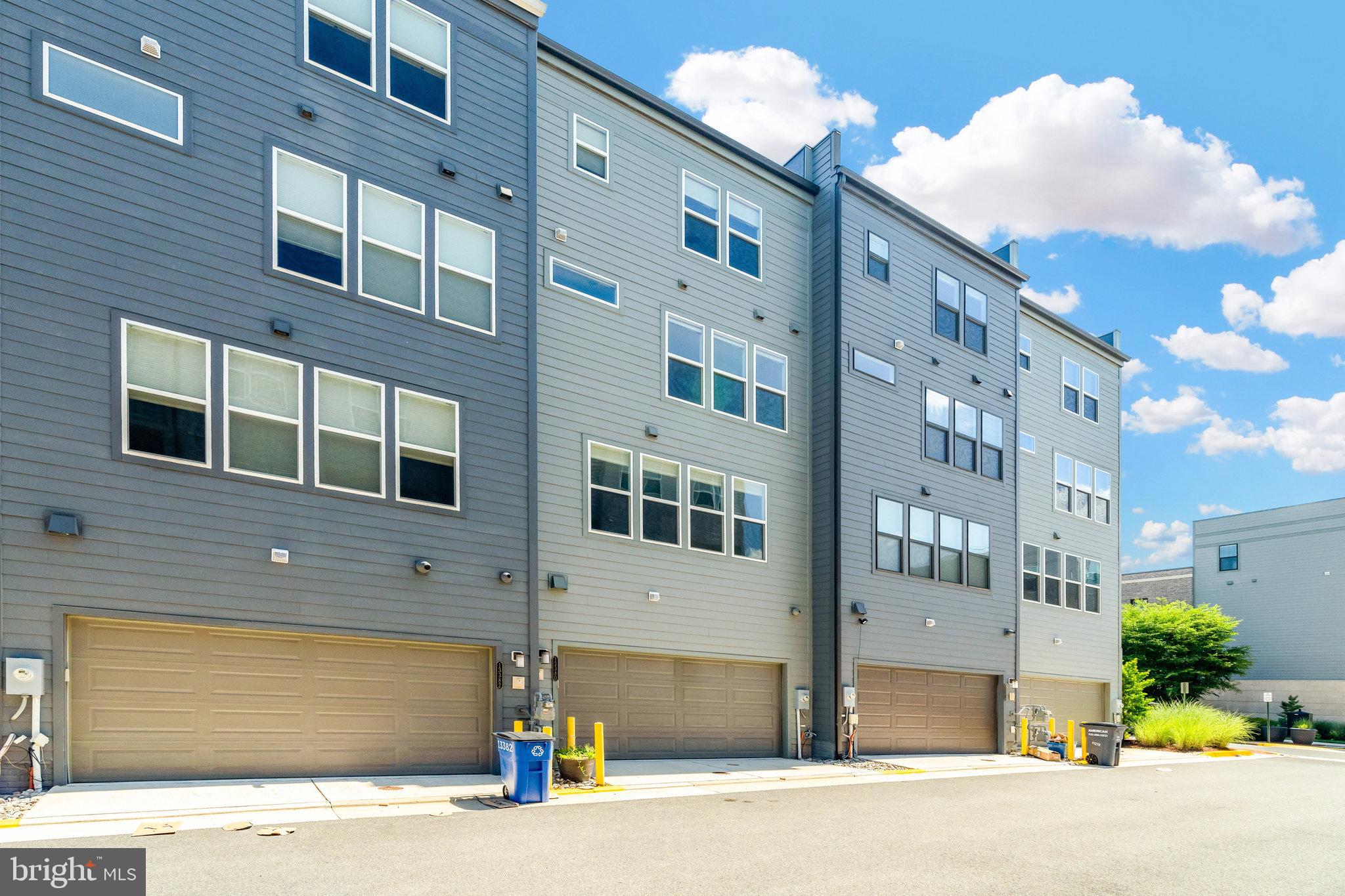 METROPARK AT ARROWBROOK - Residential