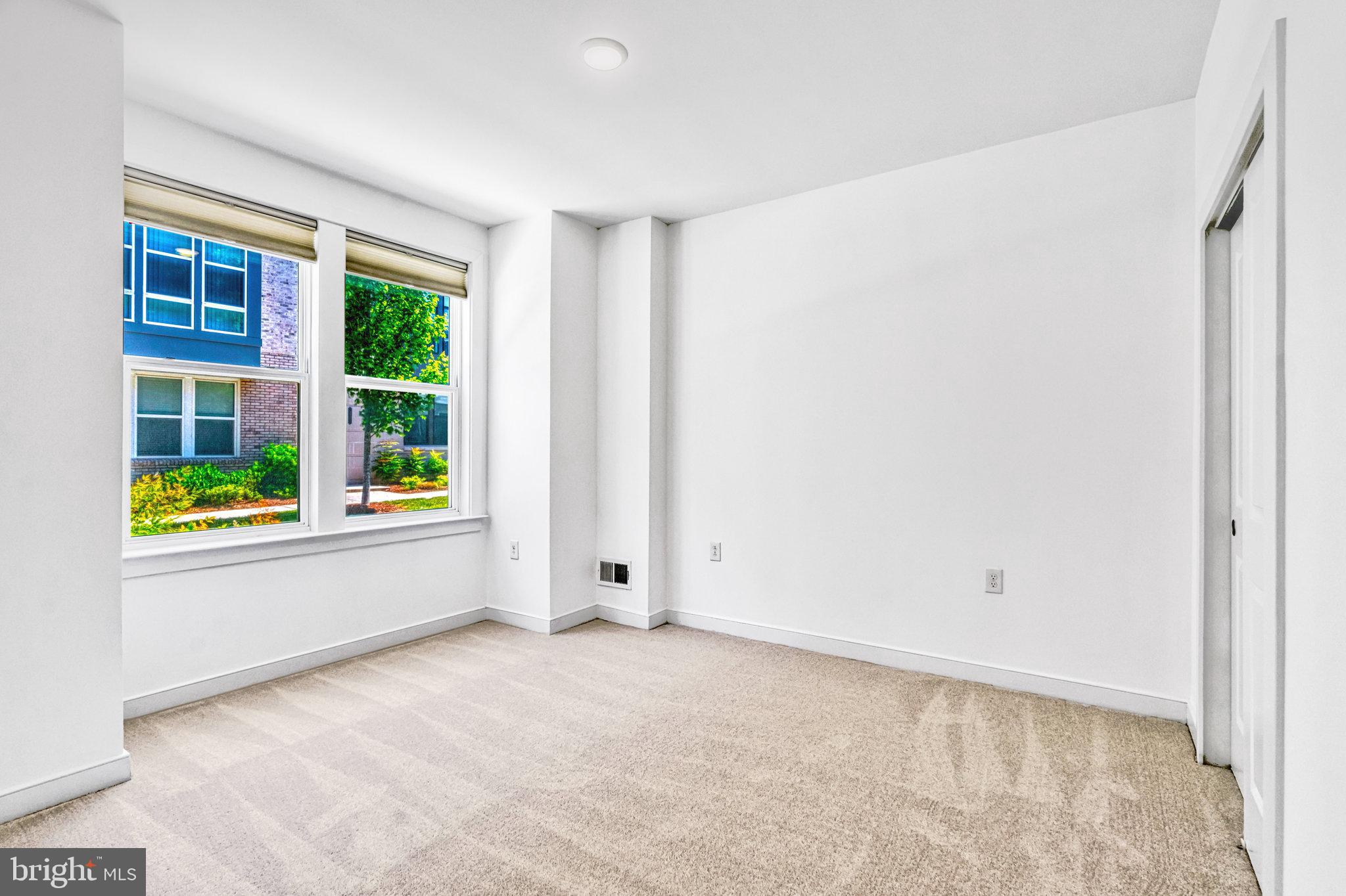 METROPARK AT ARROWBROOK - Residential