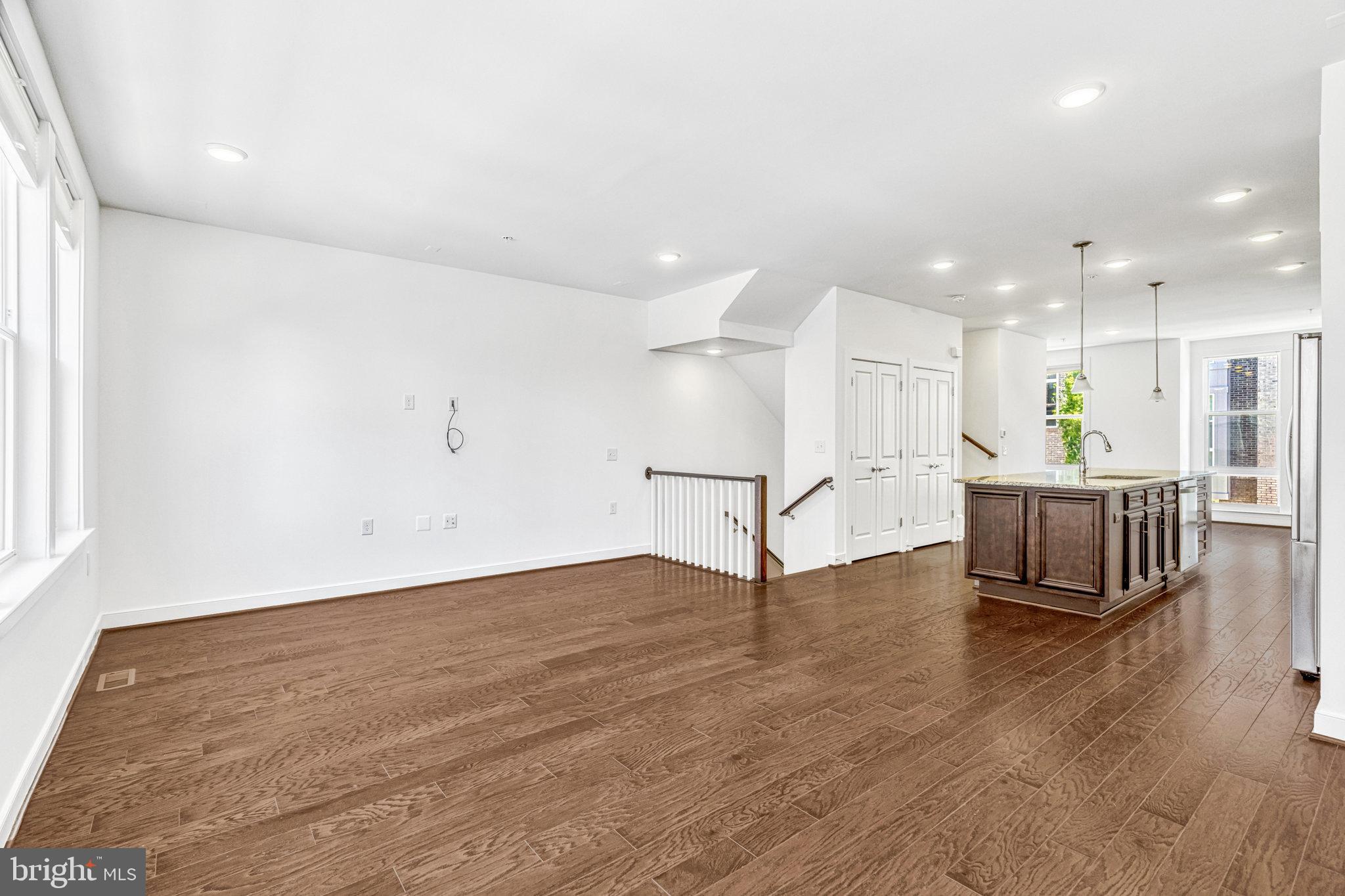 METROPARK AT ARROWBROOK - Residential