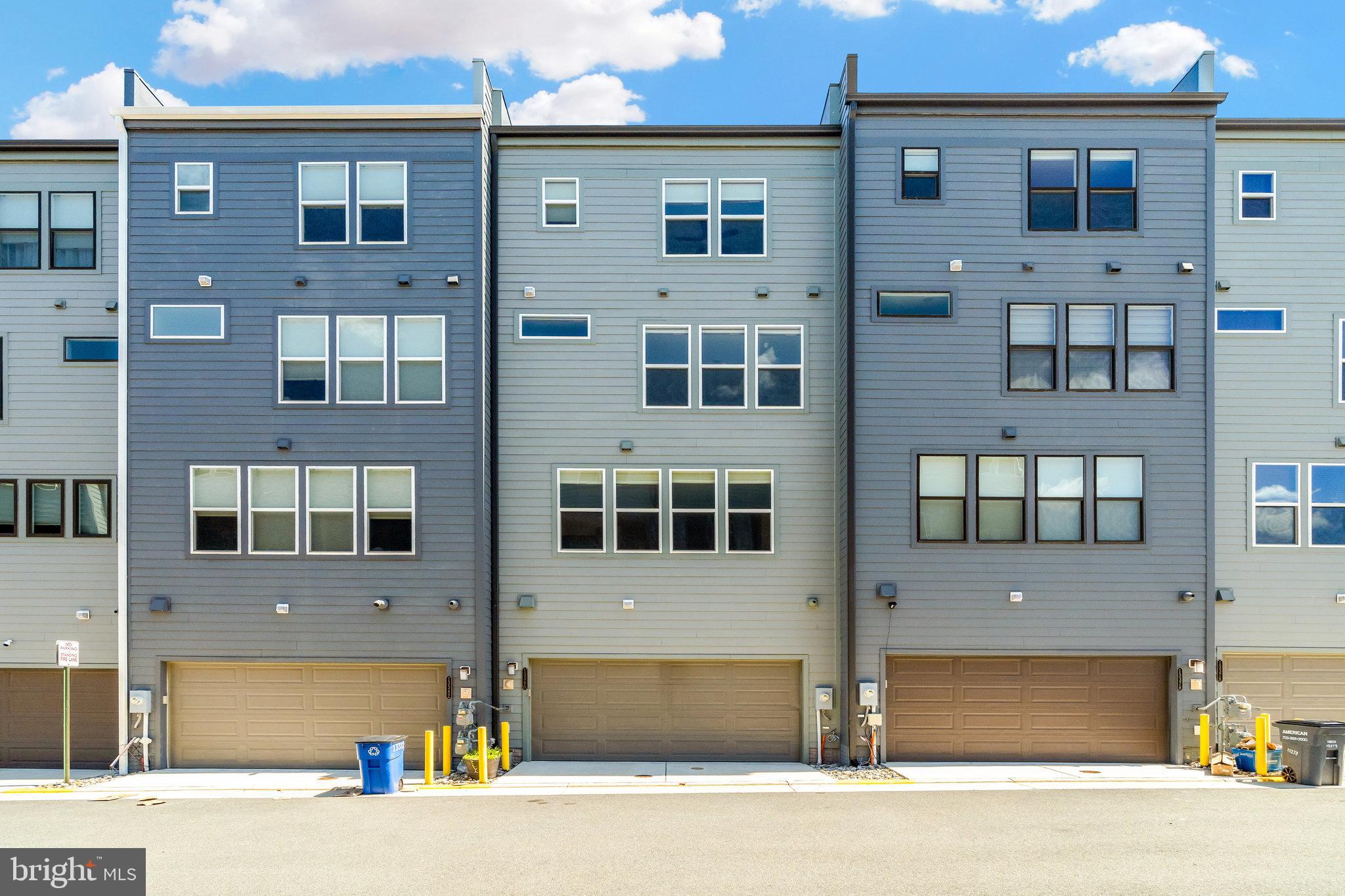 METROPARK AT ARROWBROOK - Residential