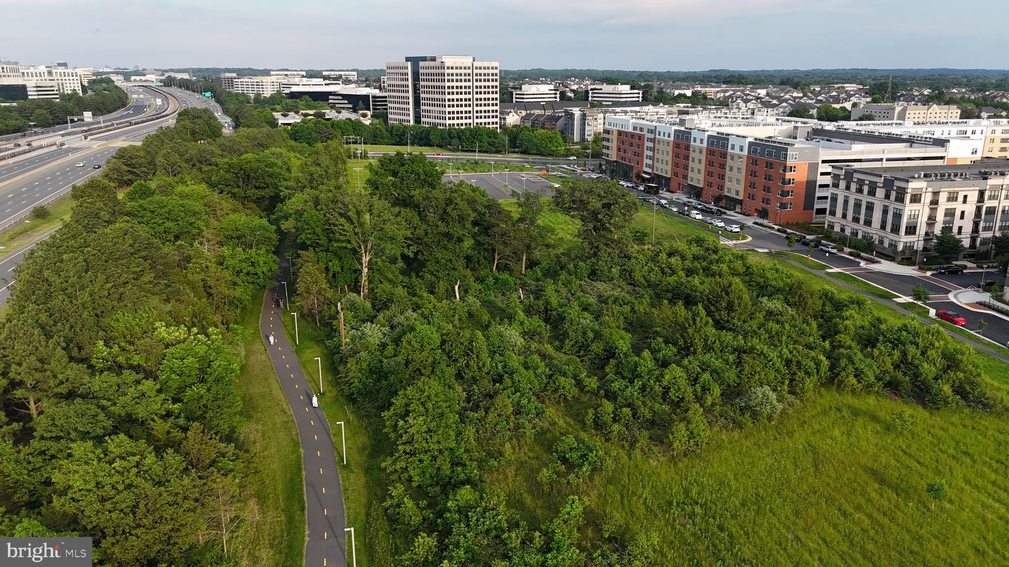 METROPARK AT ARROWBROOK - Residential