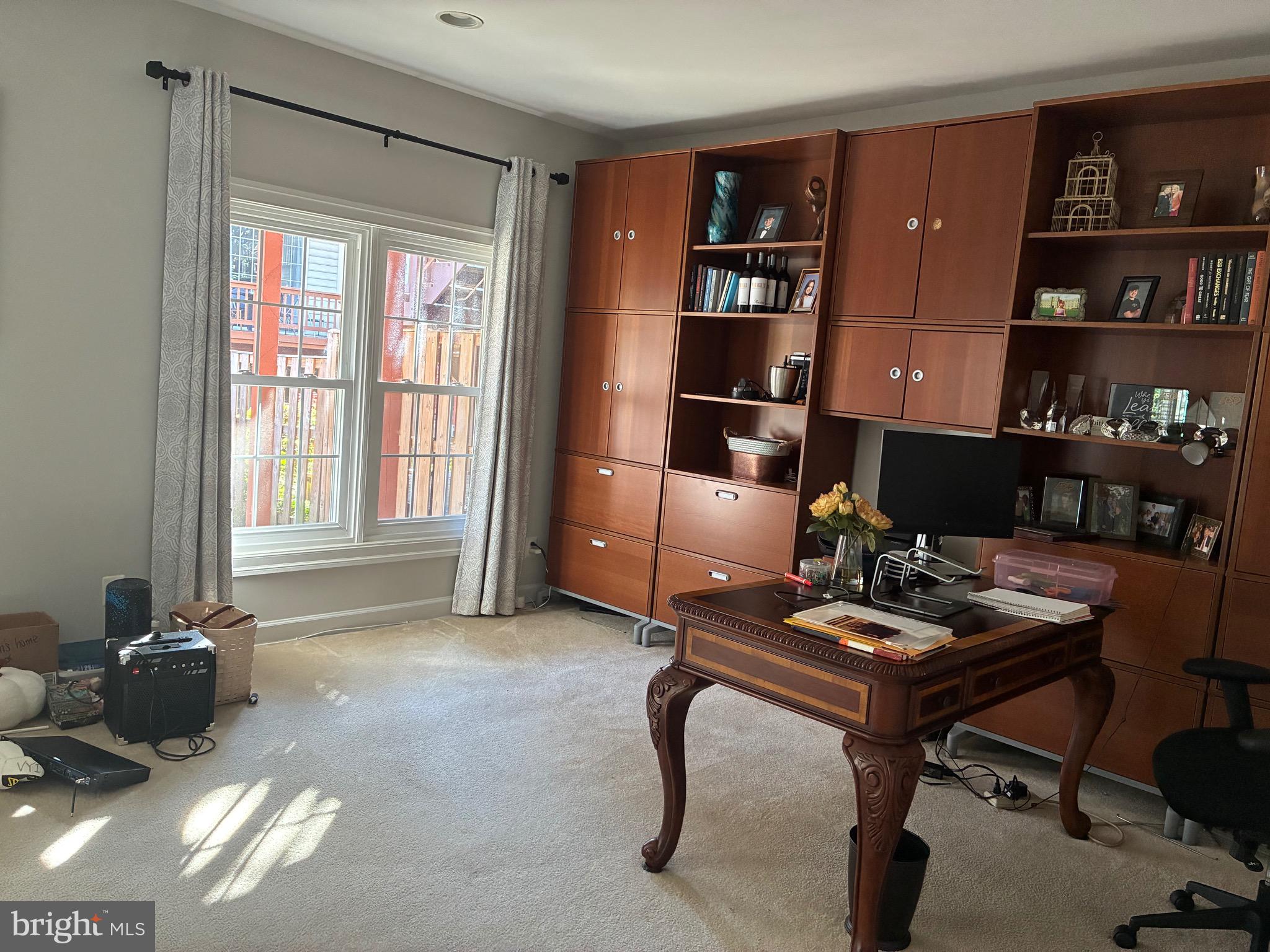 COUNTRY CREEK - Residential Lease