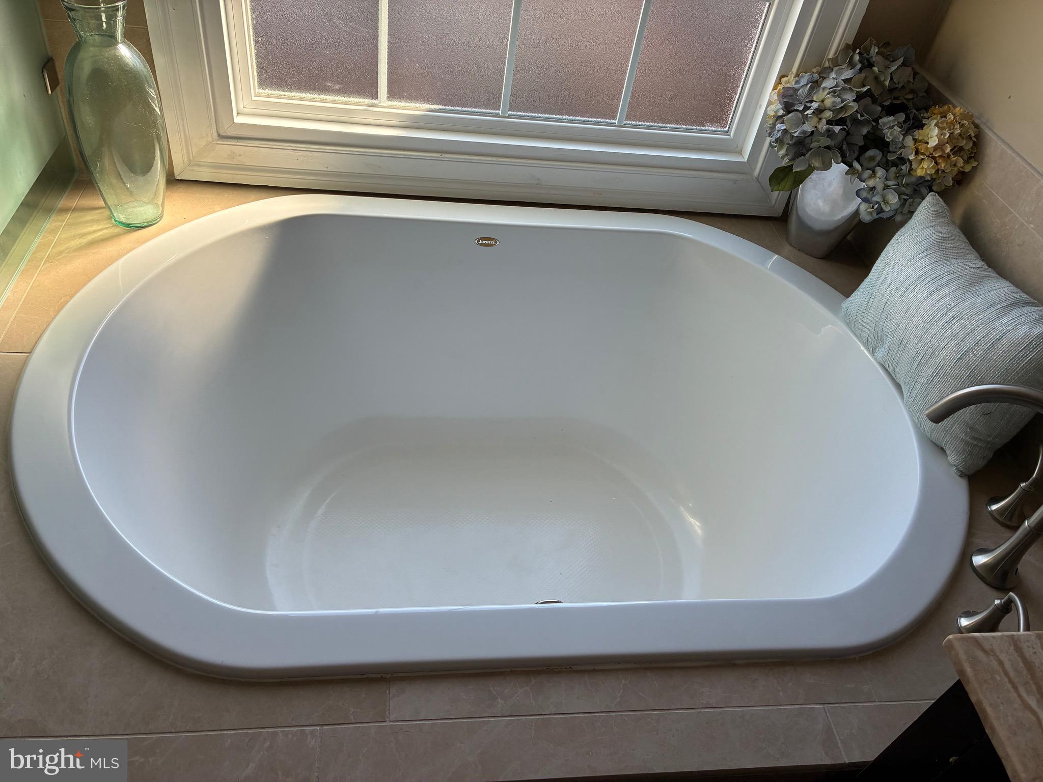 COUNTRY CREEK - Residential Lease