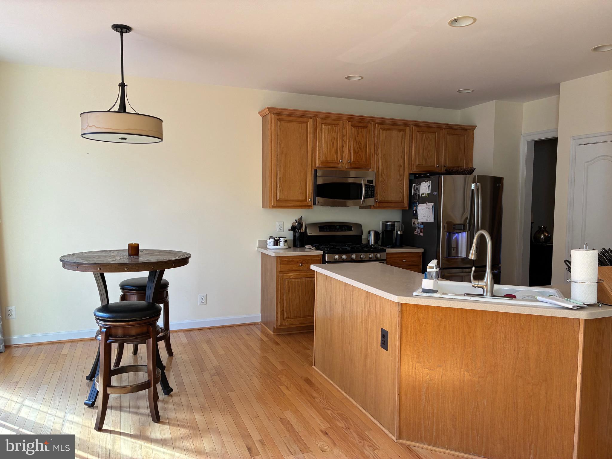 COUNTRY CREEK - Residential Lease