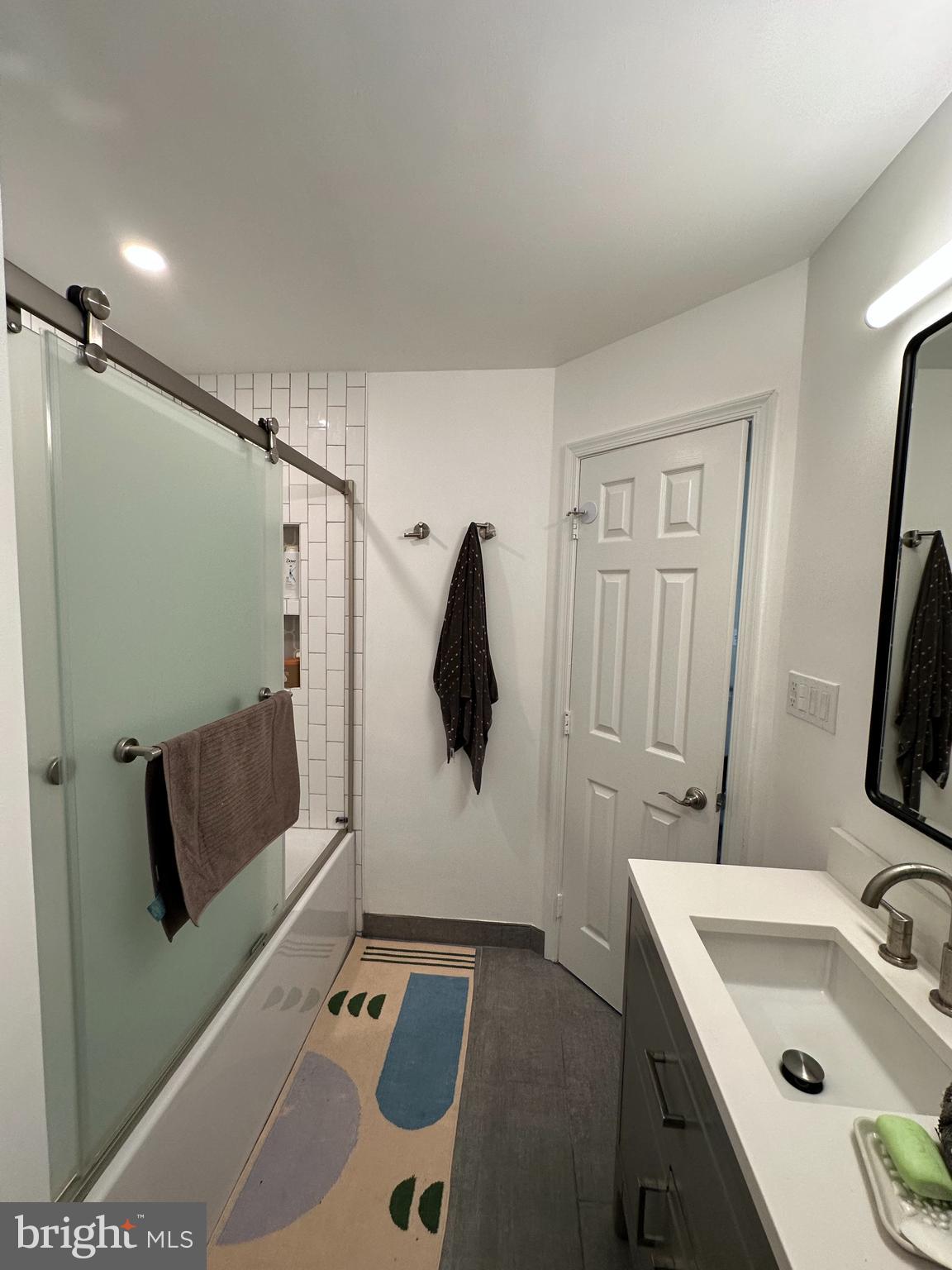 LAKE POINTE AT TOWN CENTER - Residential Lease