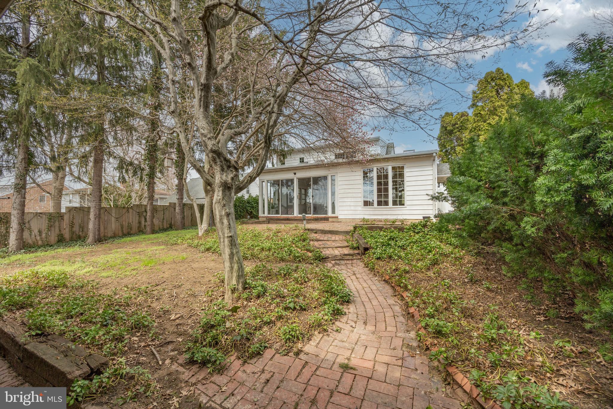 KENNETT SQ - Residential