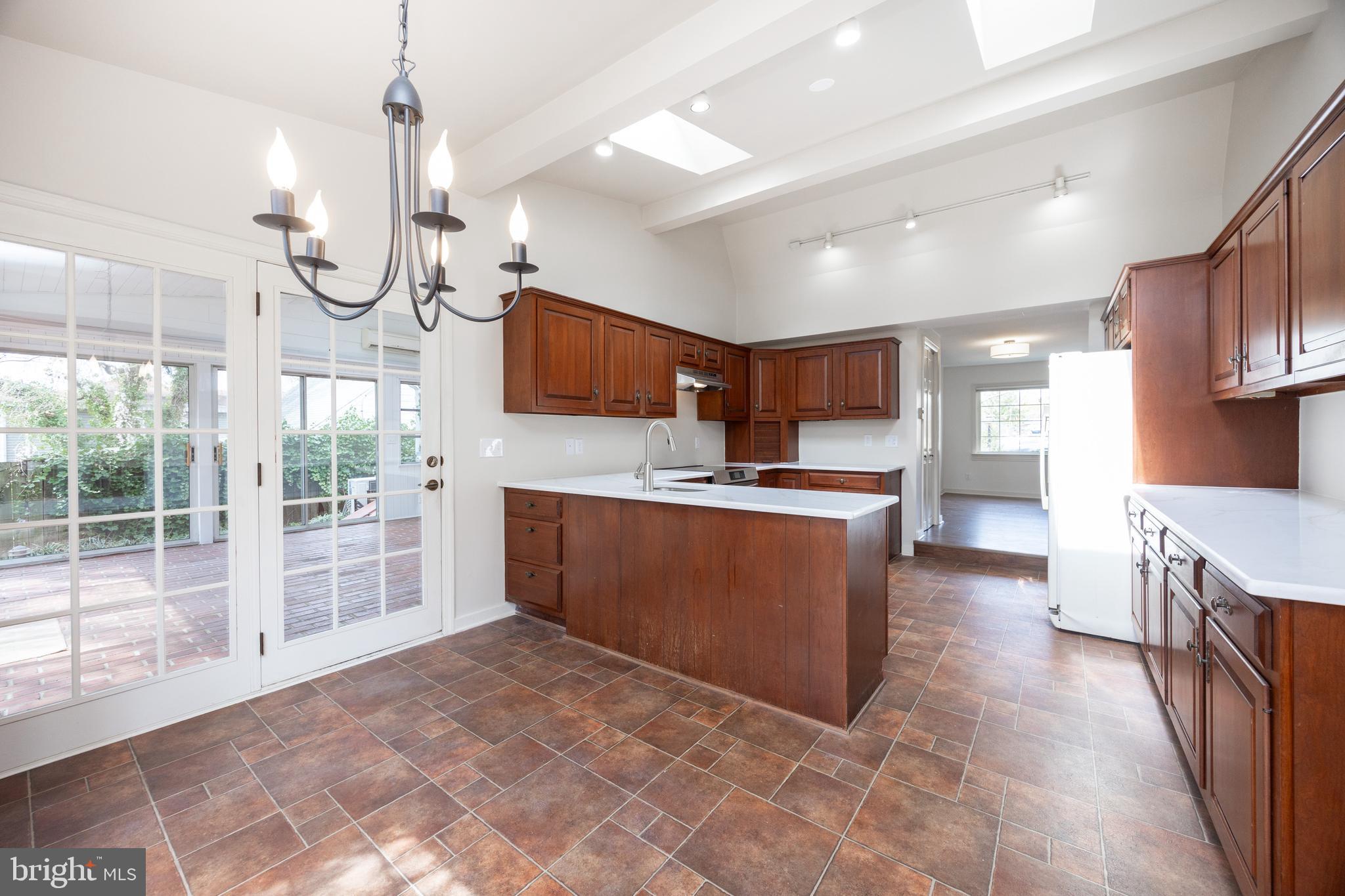 KENNETT SQ - Residential