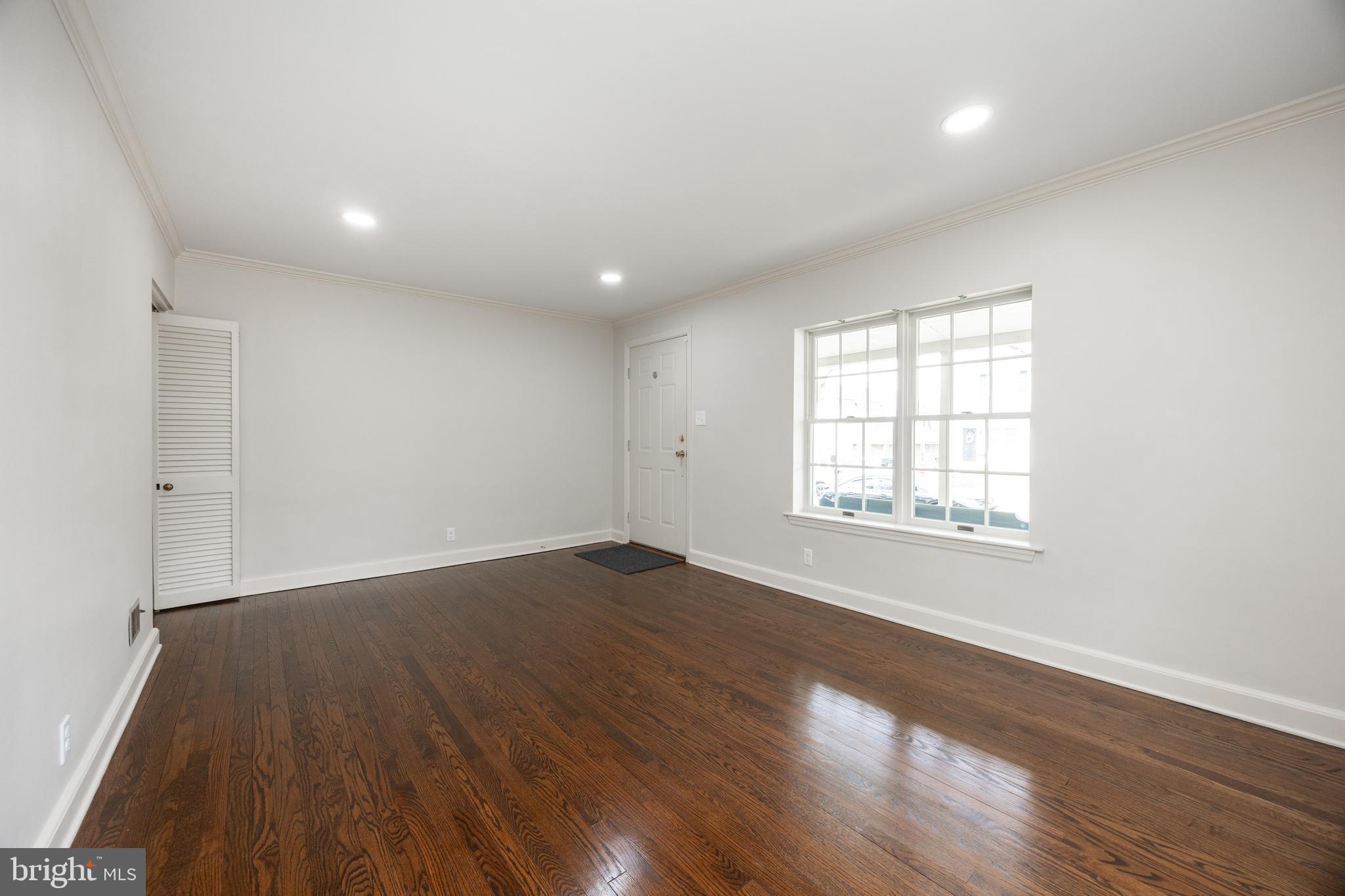 KENNETT SQ - Residential