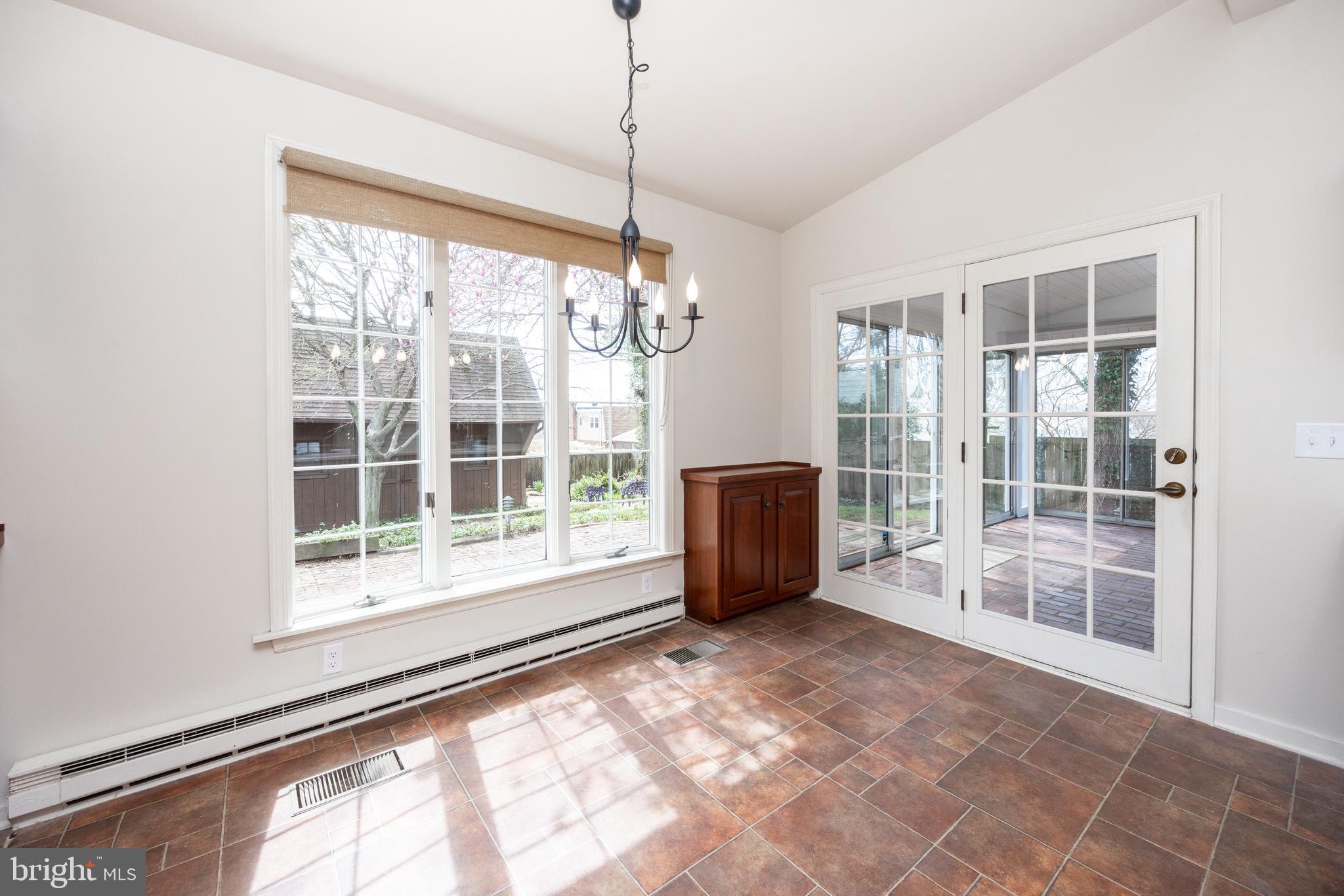 KENNETT SQ - Residential