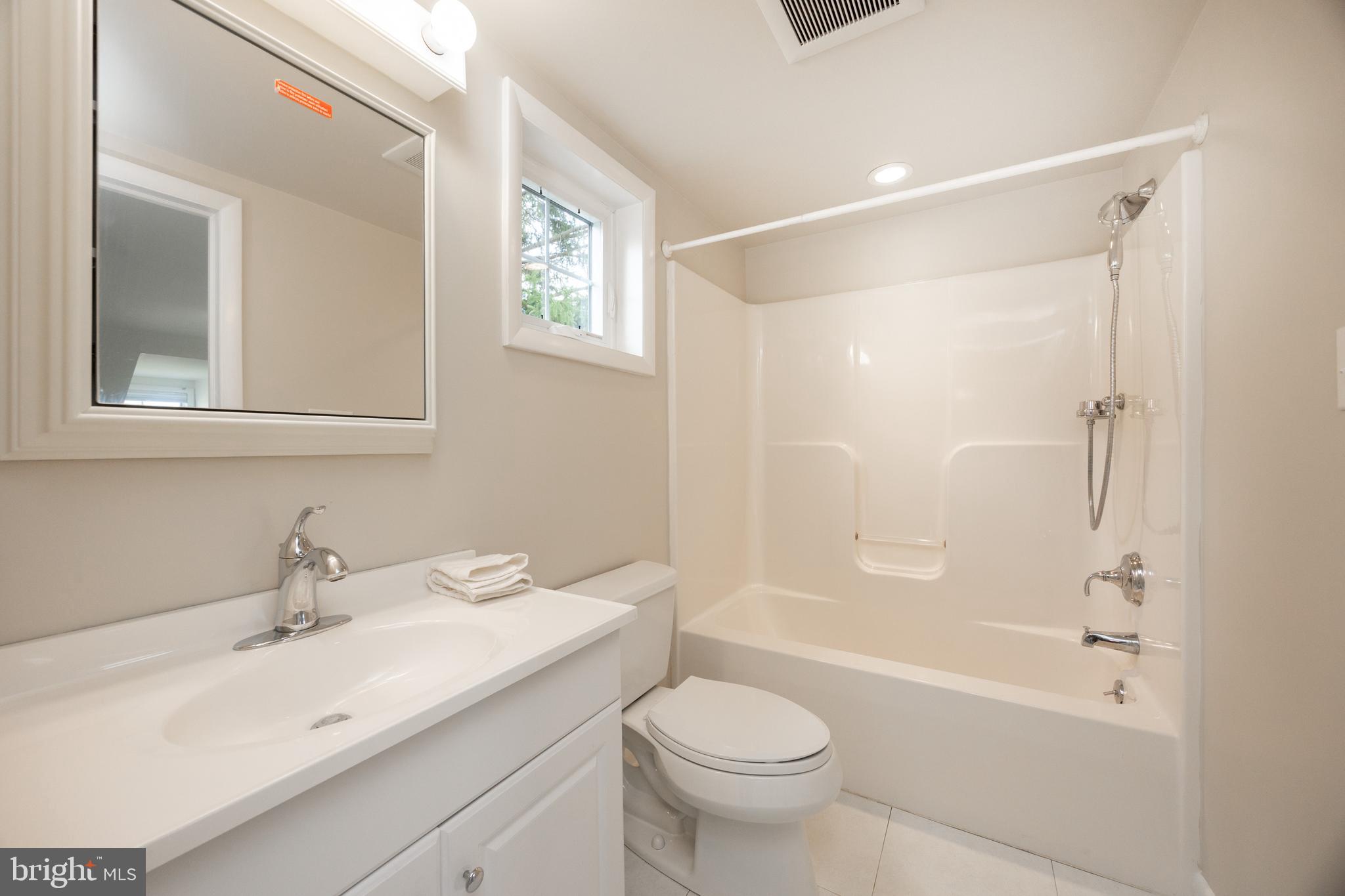 KENNETT SQ - Residential