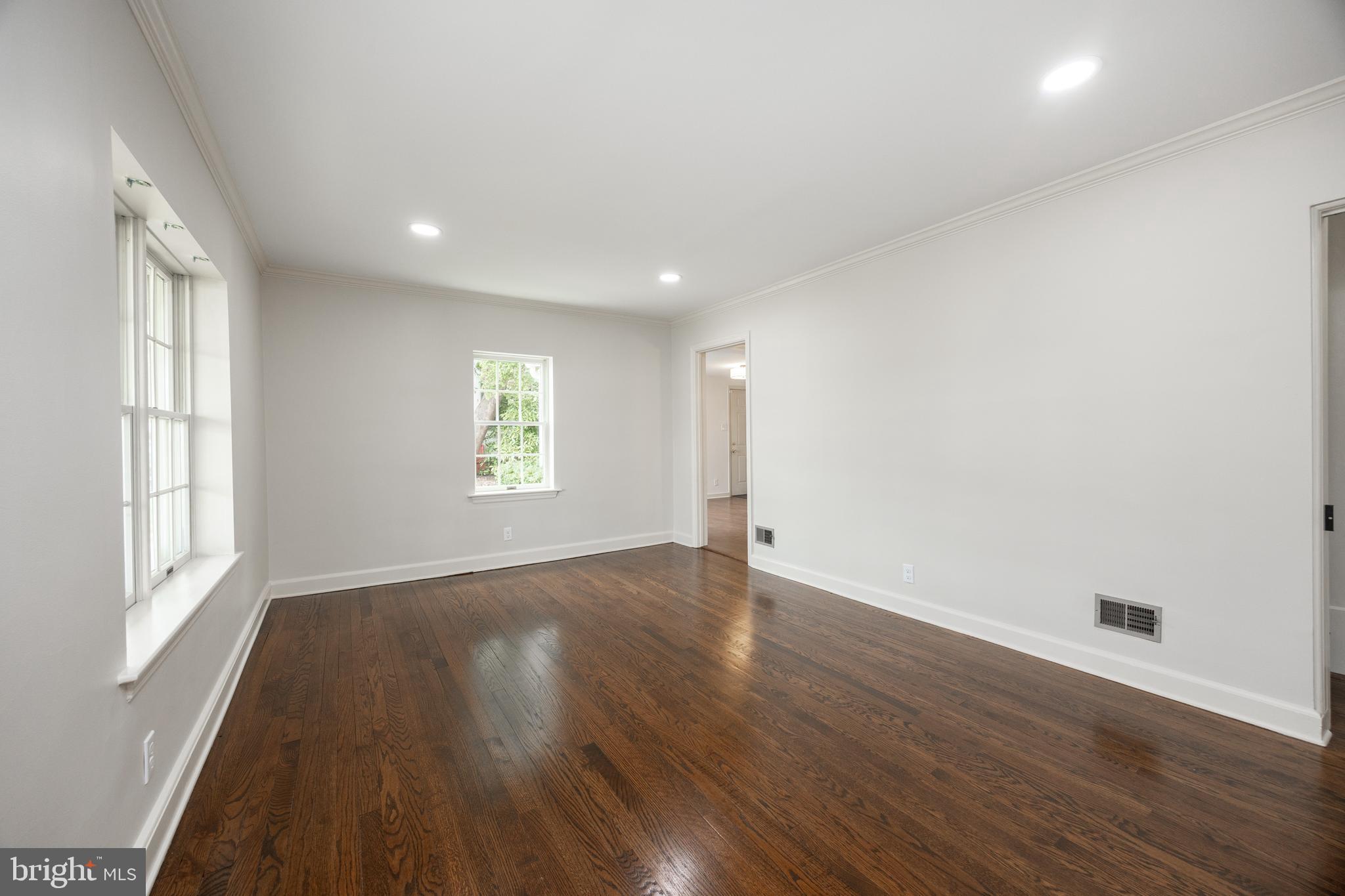 KENNETT SQ - Residential