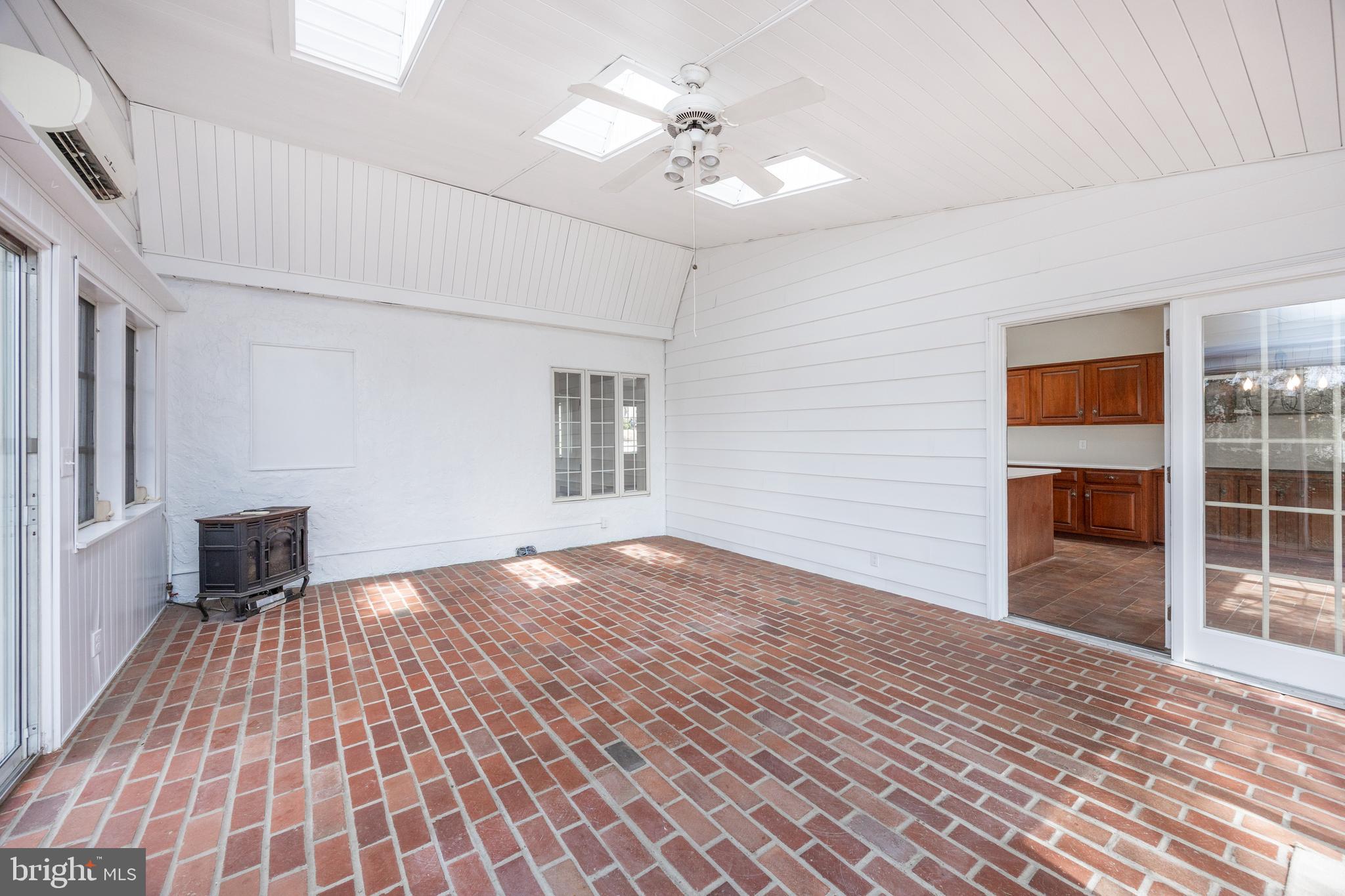 KENNETT SQ - Residential