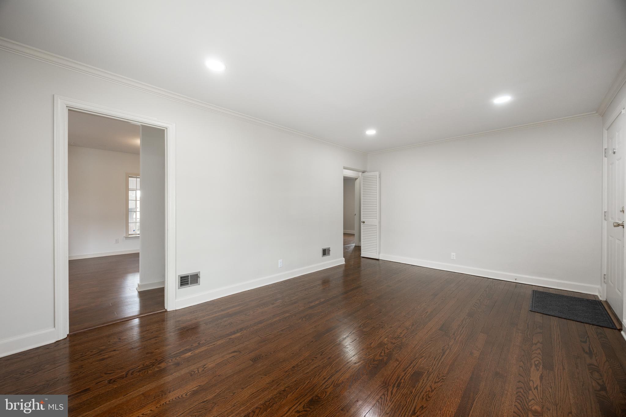 KENNETT SQ - Residential