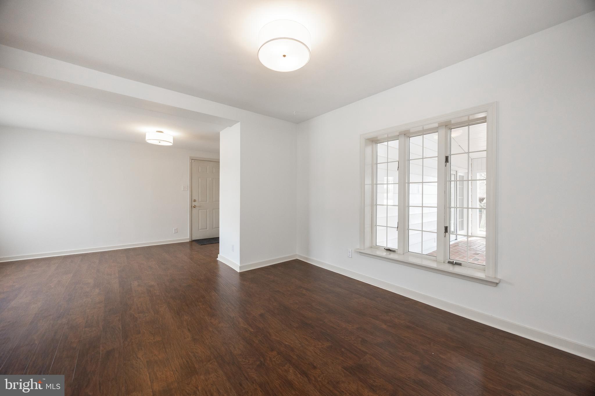 KENNETT SQ - Residential