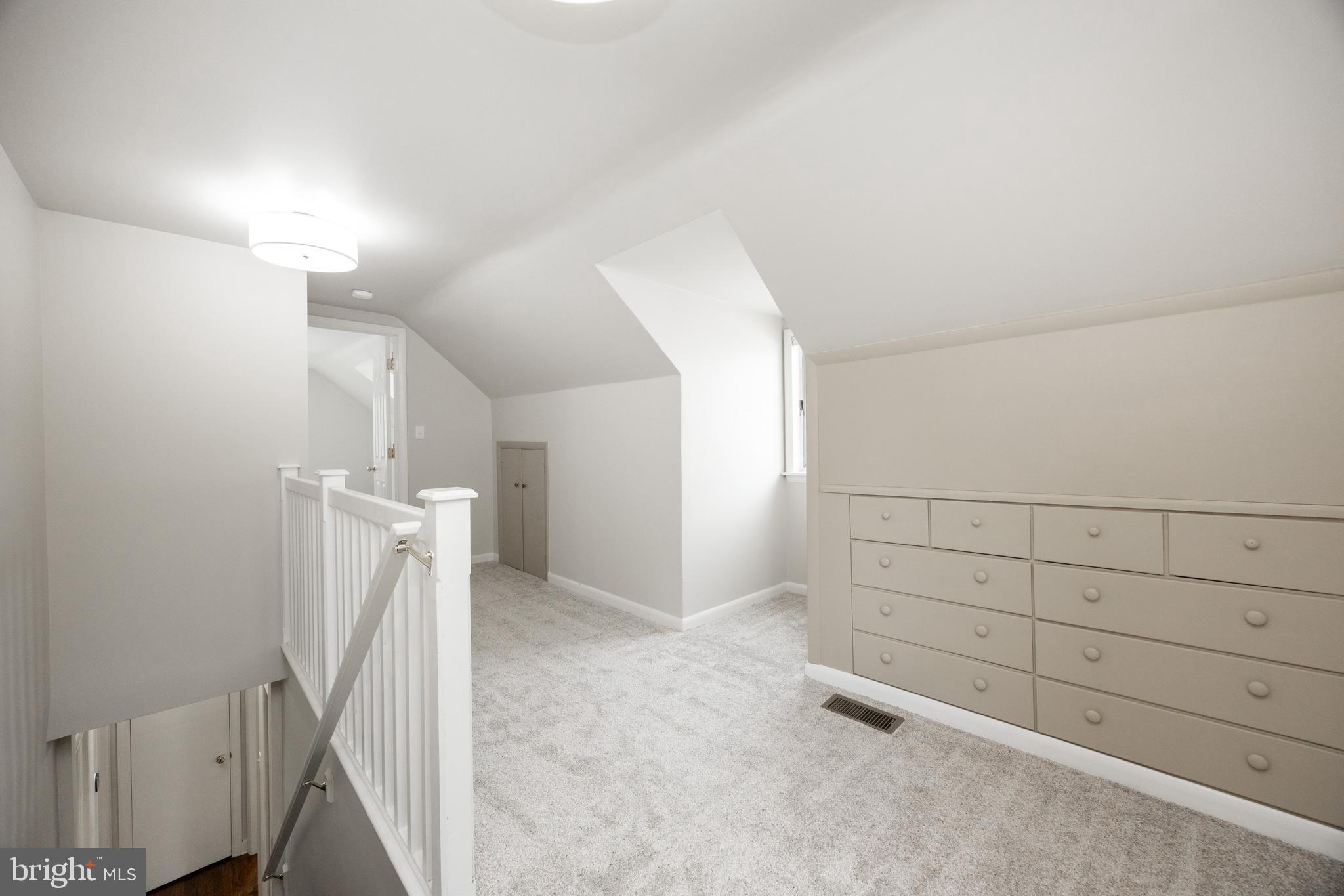 KENNETT SQ - Residential