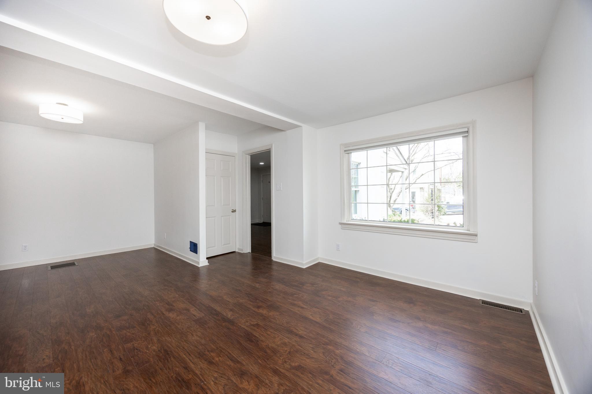 KENNETT SQ - Residential